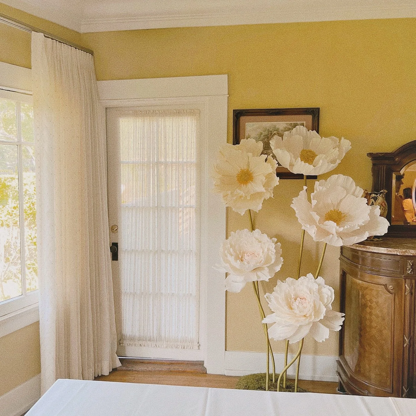 Set up for a beautiful rehearsal dinner for a very special couple ✨💛🌸