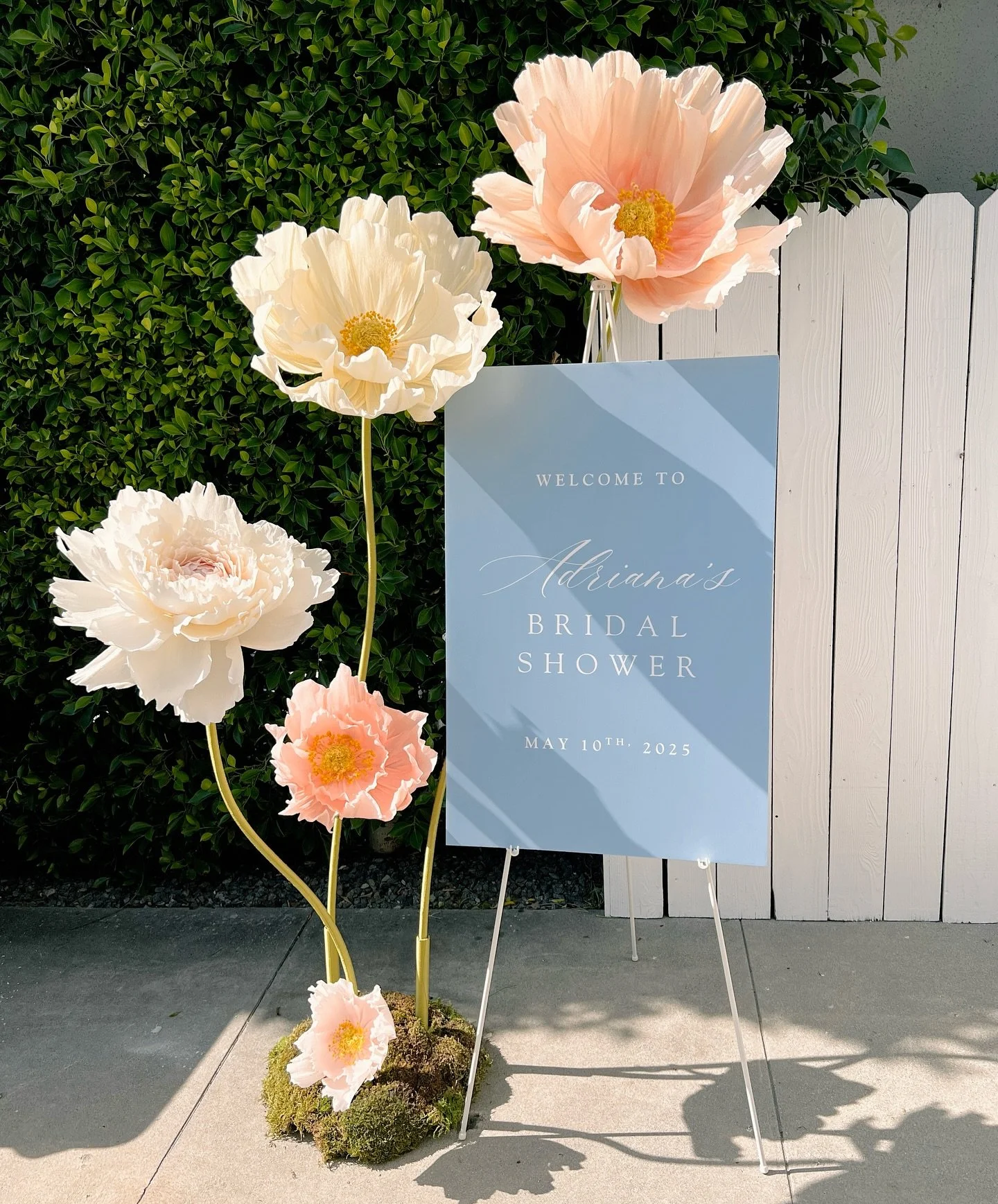 Bold and beautiful entryway flowers! 🌸✨🙌 #giantpaperflowers #GiantPaperFlowers
#PaperFlowerDecor
#EventDecor
#WeddingDecor
#PaperCrafts
#FloralDesign
#PartyDecor #babyinbloom #fairyfirstbirthday #loveinbloom #gardenparty
#PaperFlowers
#FloralArrang