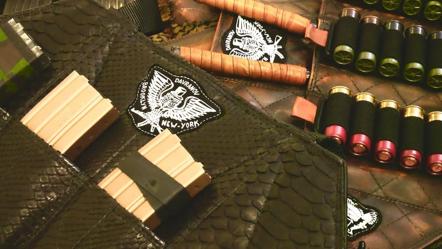 If you&rsquo;re not familiar with @davranov, come get familiar. If you have an AK and aren&rsquo;t familiar with @davranov, fix yourself. We can help.  Leather goods made in Brooklyn for gun people, there&rsquo;s nothing not to love.
📸: @yourmomsbet