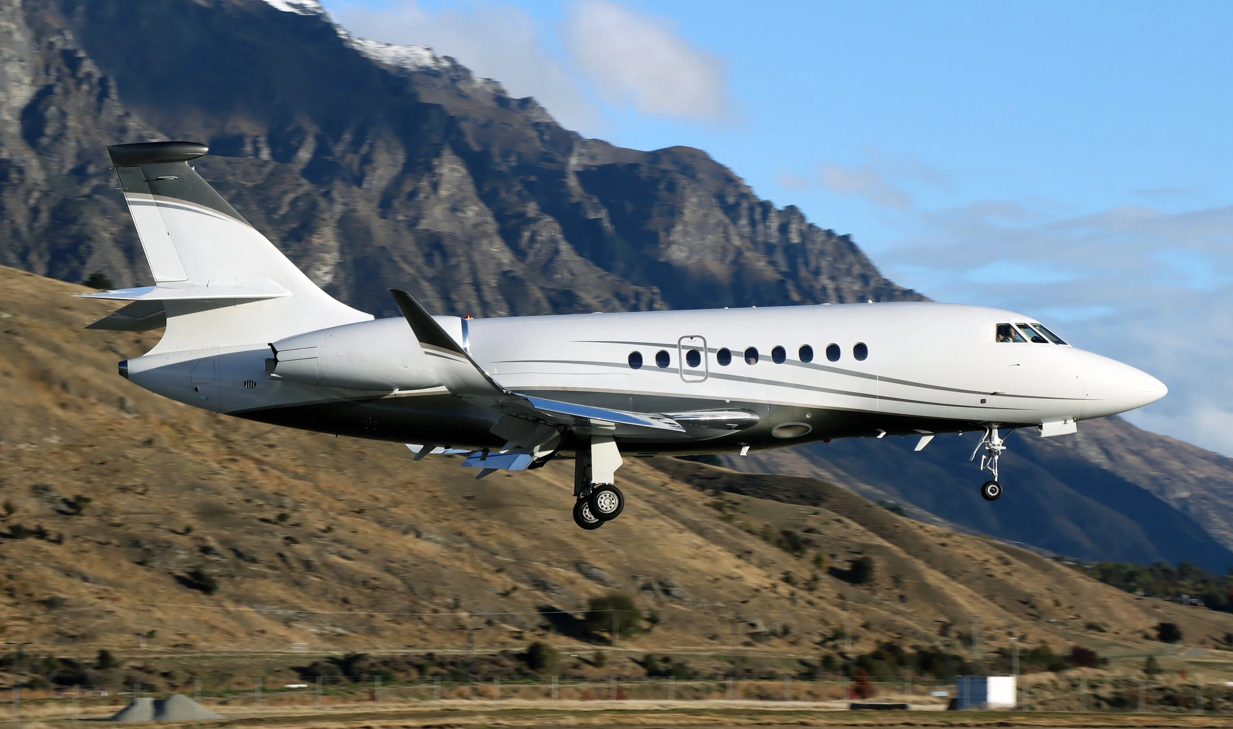 Jet Landing in Queenstown