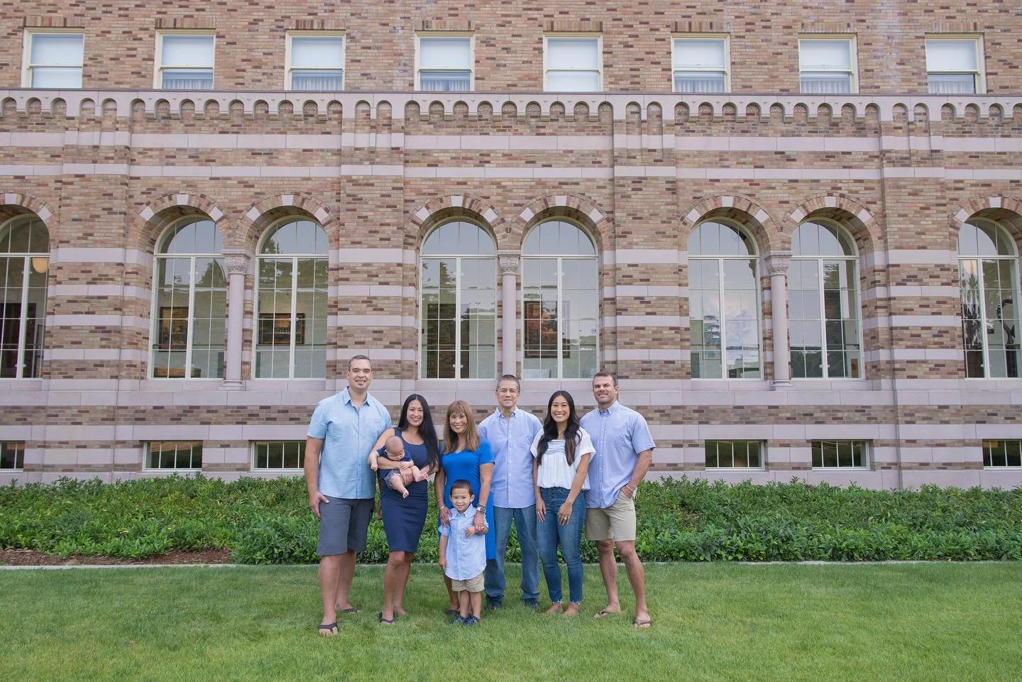 I got to meet up with this beautiful family in the Pacific Northwest. 🌲 The Lodge and the Grotto at Saint Edward State Park made stunning backdrops!