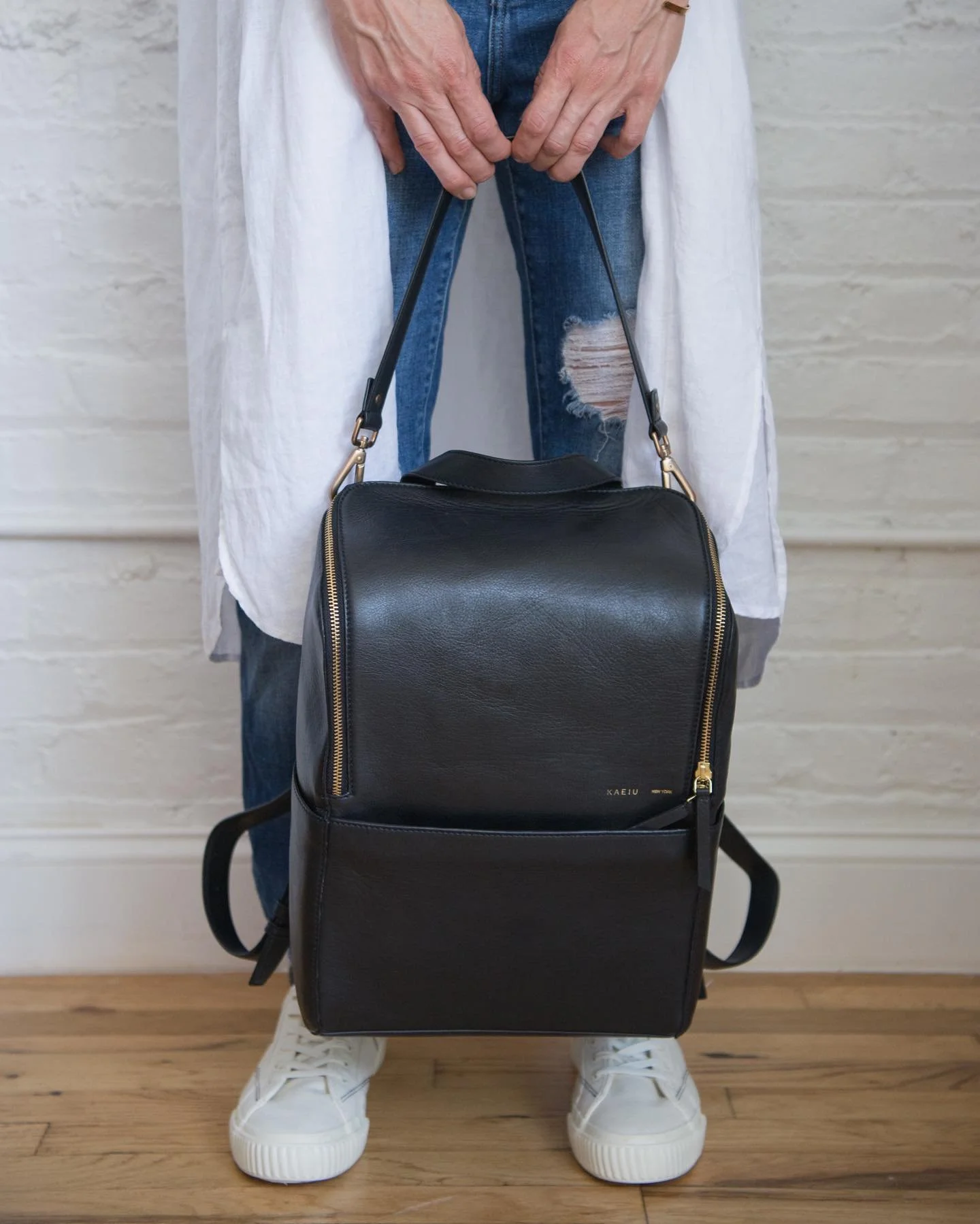 Had a blast on this shoot for @k.a.e.i.u diaper bags! These beautiful bags are launching today! 🎉 Shop the link in their bio.