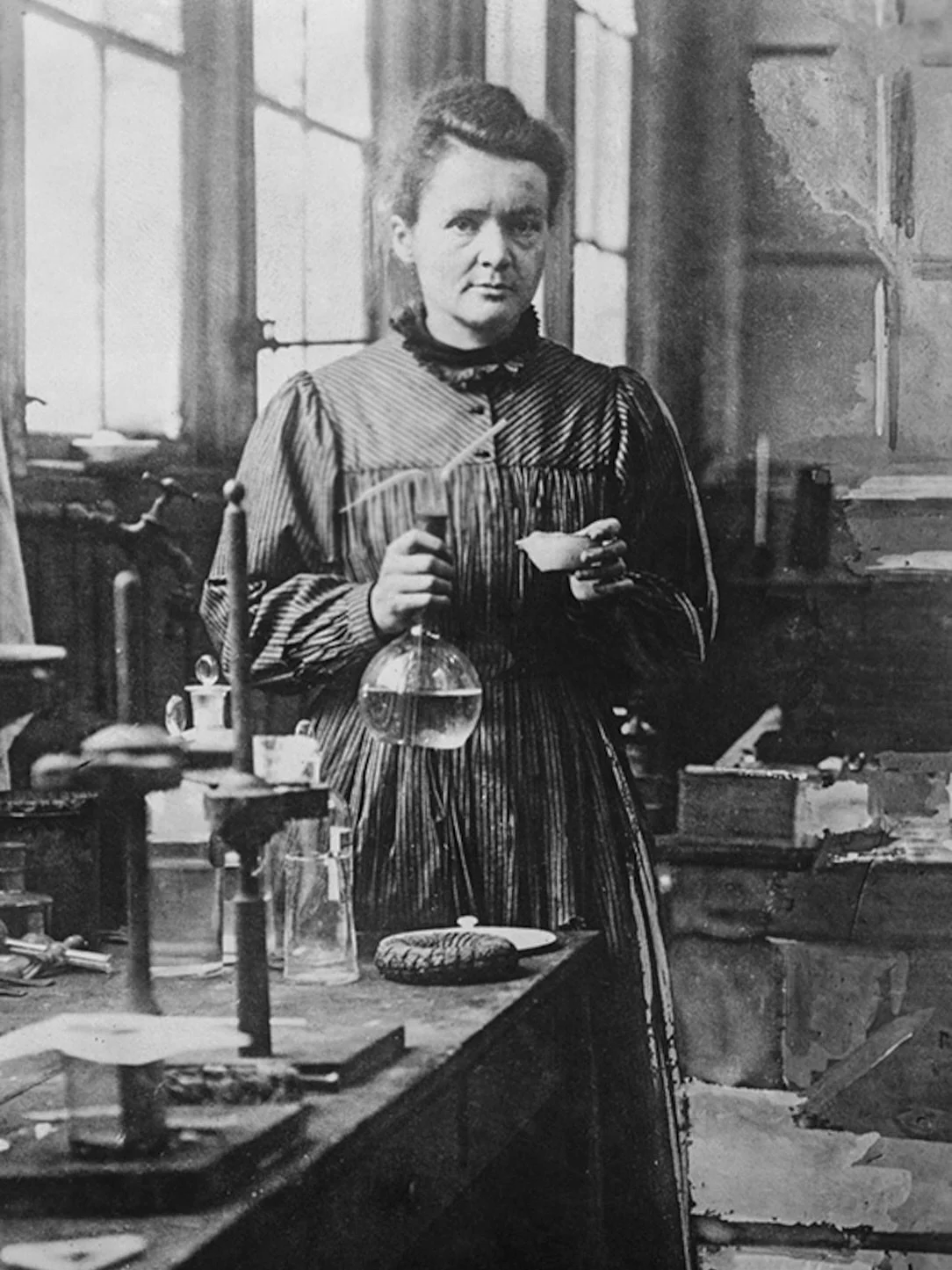 La tumba de Marie Curie sigue siendo radiactiva: un legado brillante envuelto en plomo

Marie Curie no solo cambi&oacute; la ciencia, sino que se convirti&oacute; en parte de ella. M&aacute;s de 90 a&ntilde;os despu&eacute;s de su muerte, la pionera 