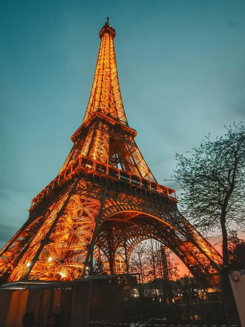 Ir a Par&iacute;s te va a arruinar la vida😿

Porque cuando regreses del viaje no ver&aacute;s el mundo de la misma manera