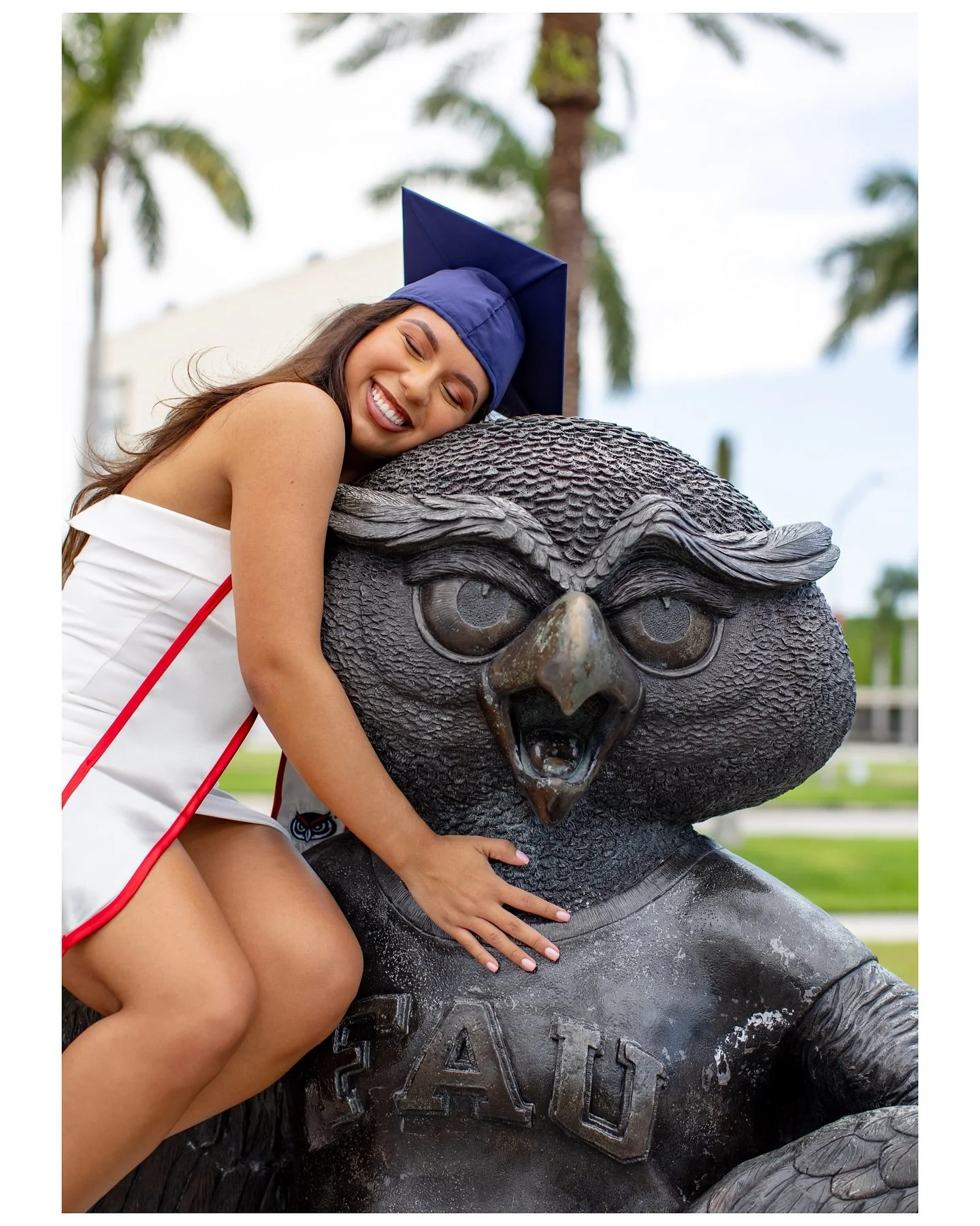 ain&rsquo;t it fun? ✨🎓 

@gabbyymartinez_ Gabby and I had a blast at her graduation session last week. We got lost trying to find a sign so we took a picture with Charles Schmidt instead as seen in slide 5 🤣 Congratulations gorgeous girl! @floridaa