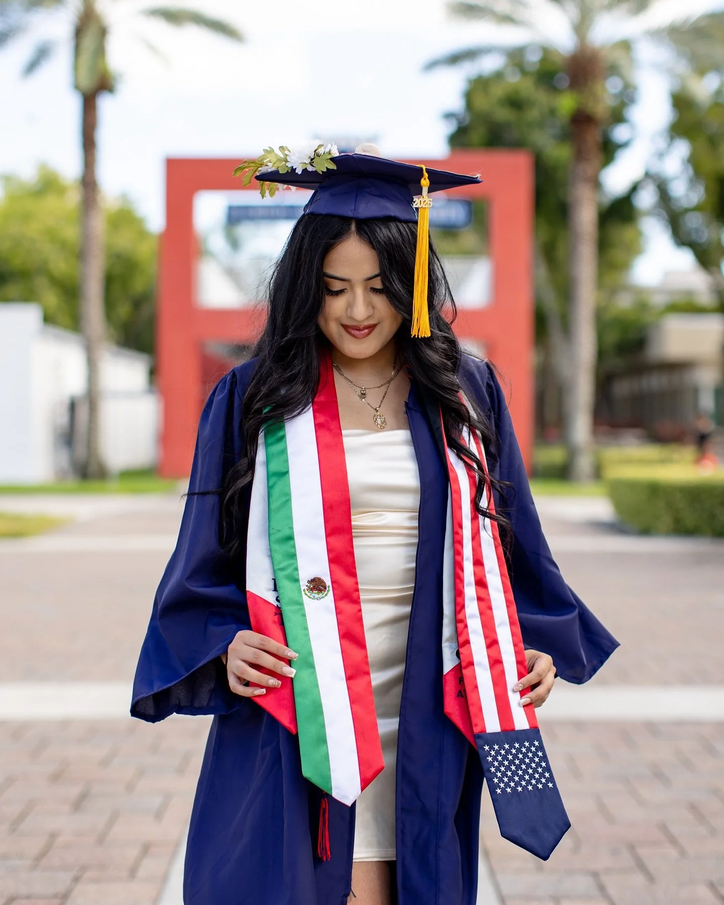 if you&rsquo;re reading this&hellip; @ovoaviii graduated 

Avigail I&rsquo;m so excited for you and your future! 🦉 We had so many little connections and we made the most of our time together. Wishing you best at USF! 💖🤘🎓 @floridaatlantic 

#canon
