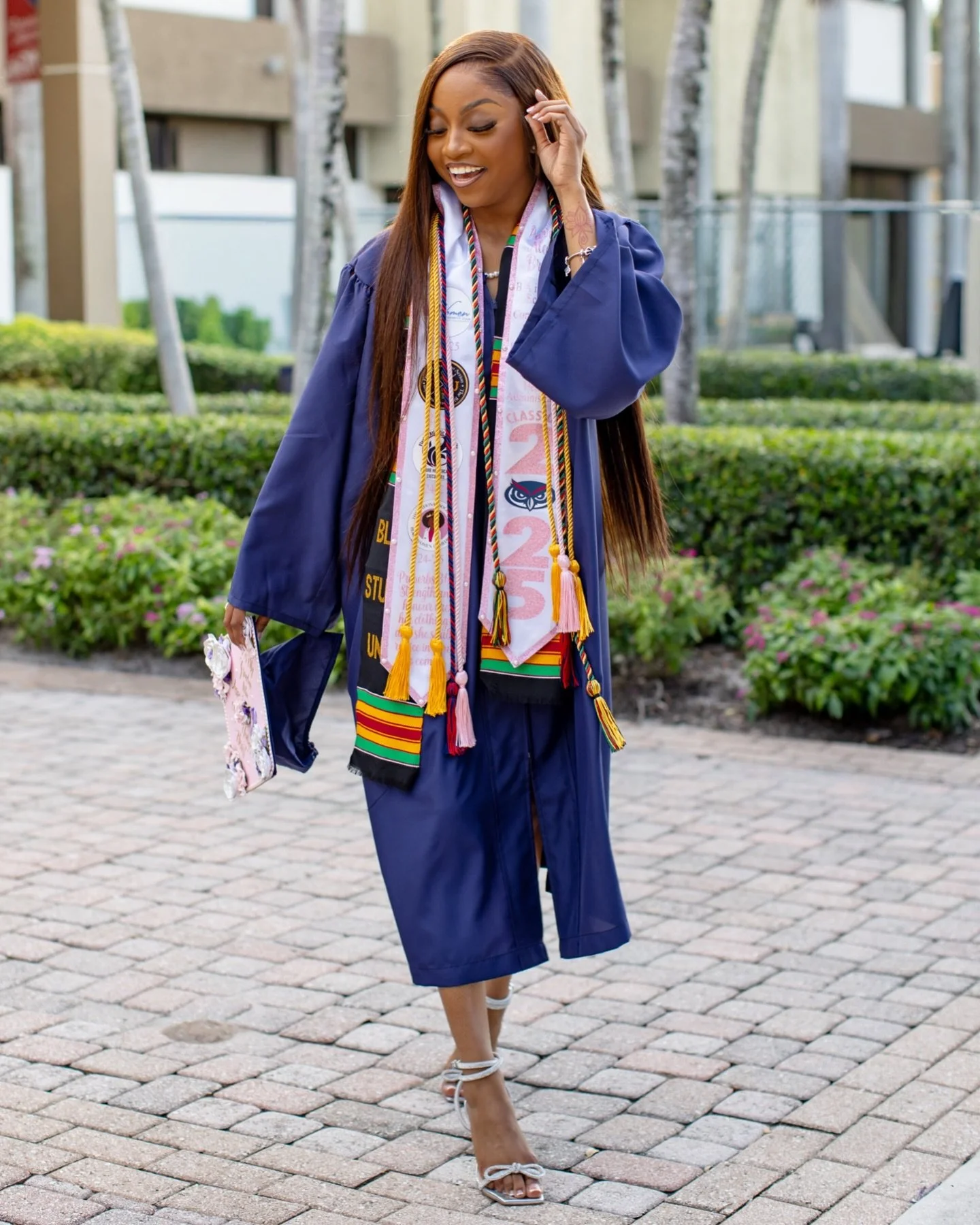 from wondering to becoming 🎓

my girl @amourr.parryss walked across the stage and I&rsquo;m sooooo proud. Parrys you have been such a light in my life and I&rsquo;m so proud of everything you&rsquo;ve accomplished! You will (and are!) do amazing thi