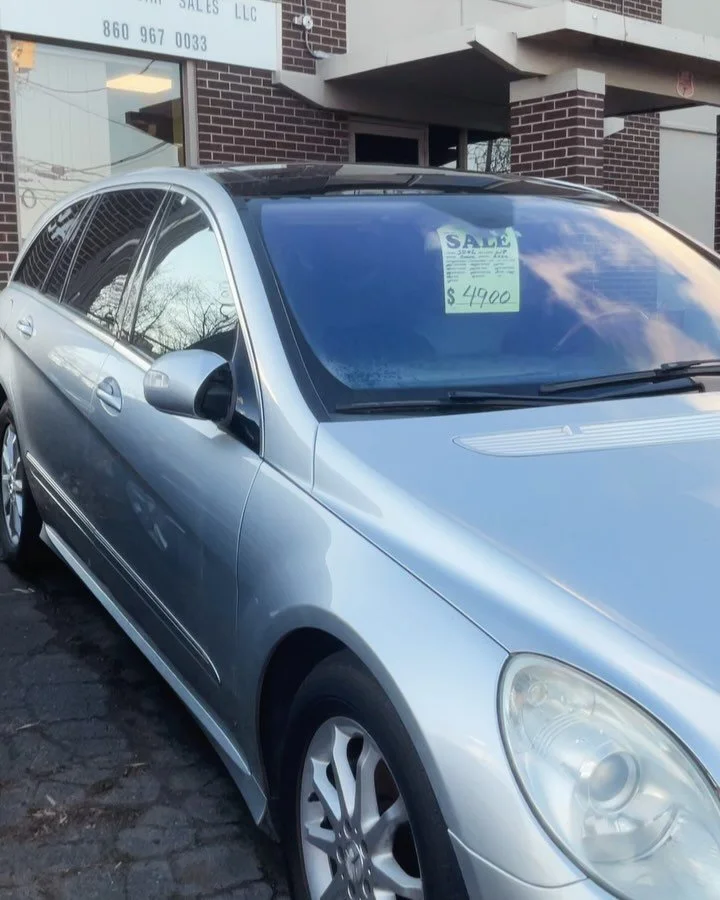 2006 MERCEDES-BENZ
Room for everyone with the comfort and performance you expect from Mercedes-Benz. A great option for daily driving and long trips.

🚗Ready to drive
💳Financing options available
📲DM us today for more info
📍455 Ledyard St, Hartfo