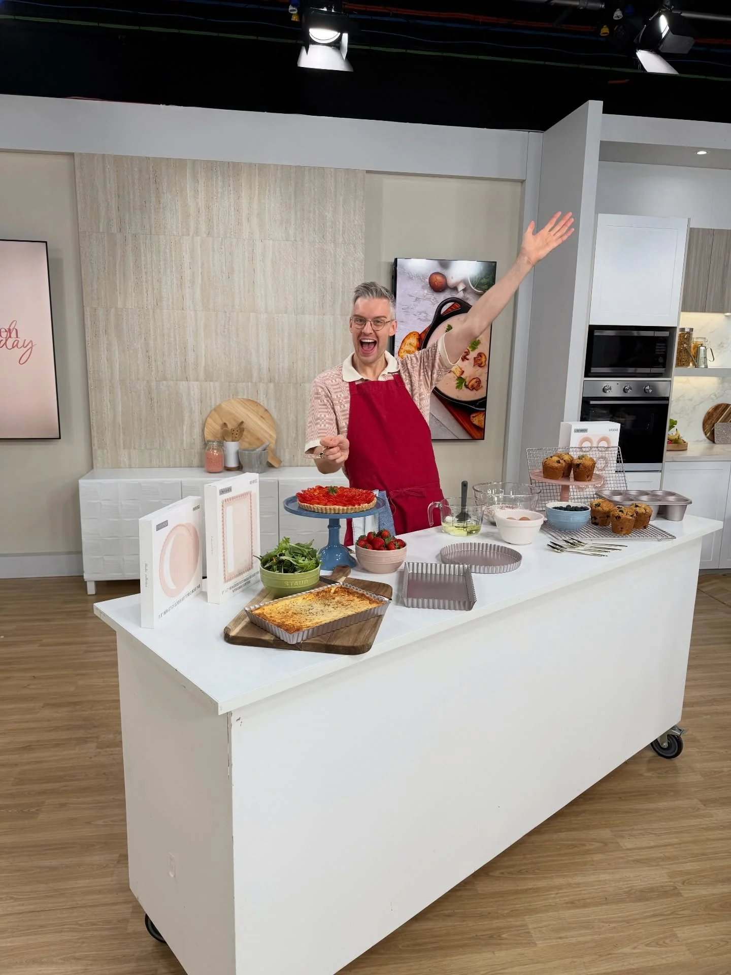 WHO&rsquo;S BAKING? 

The introduction to @chefmade_official here in Australia, live on @tvsn so you could all get your hands on your favourite pieces!

A fun day celebrating all things bakeware and my first time visiting @tvsn and what a JOY! 

Keep