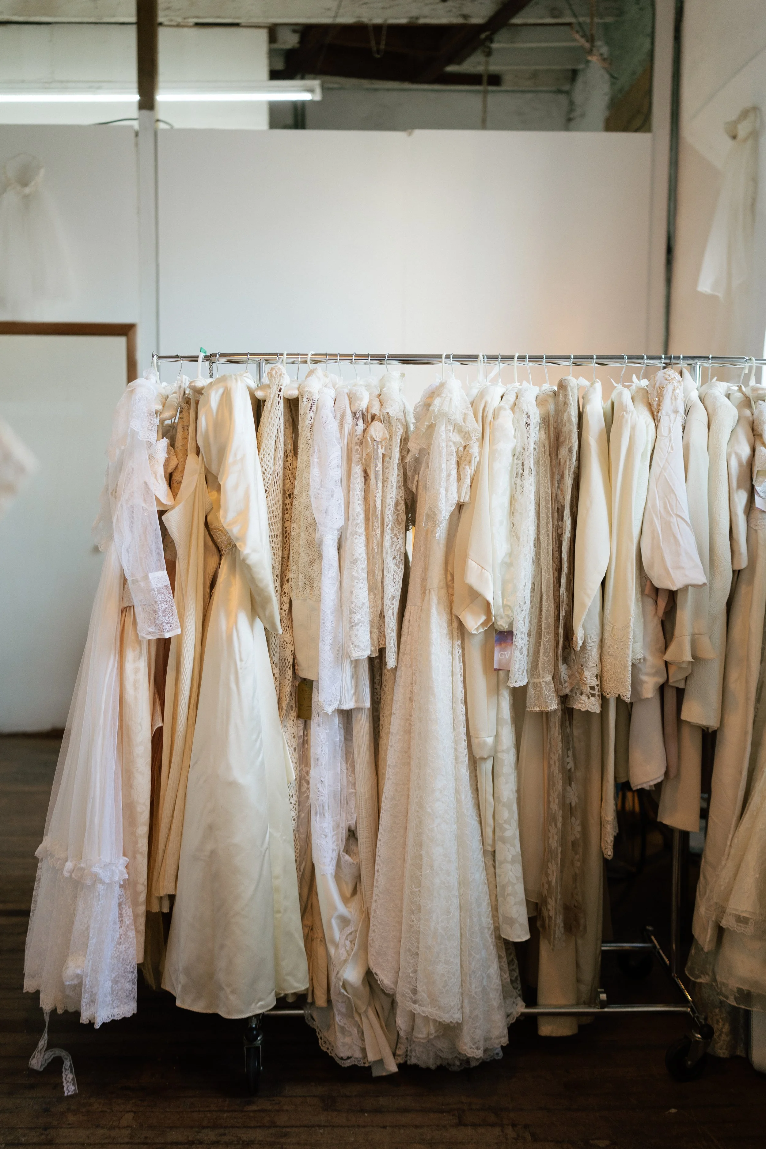 GlassCanaryVintage_PhotographybyAlexandraParado-014.jpg