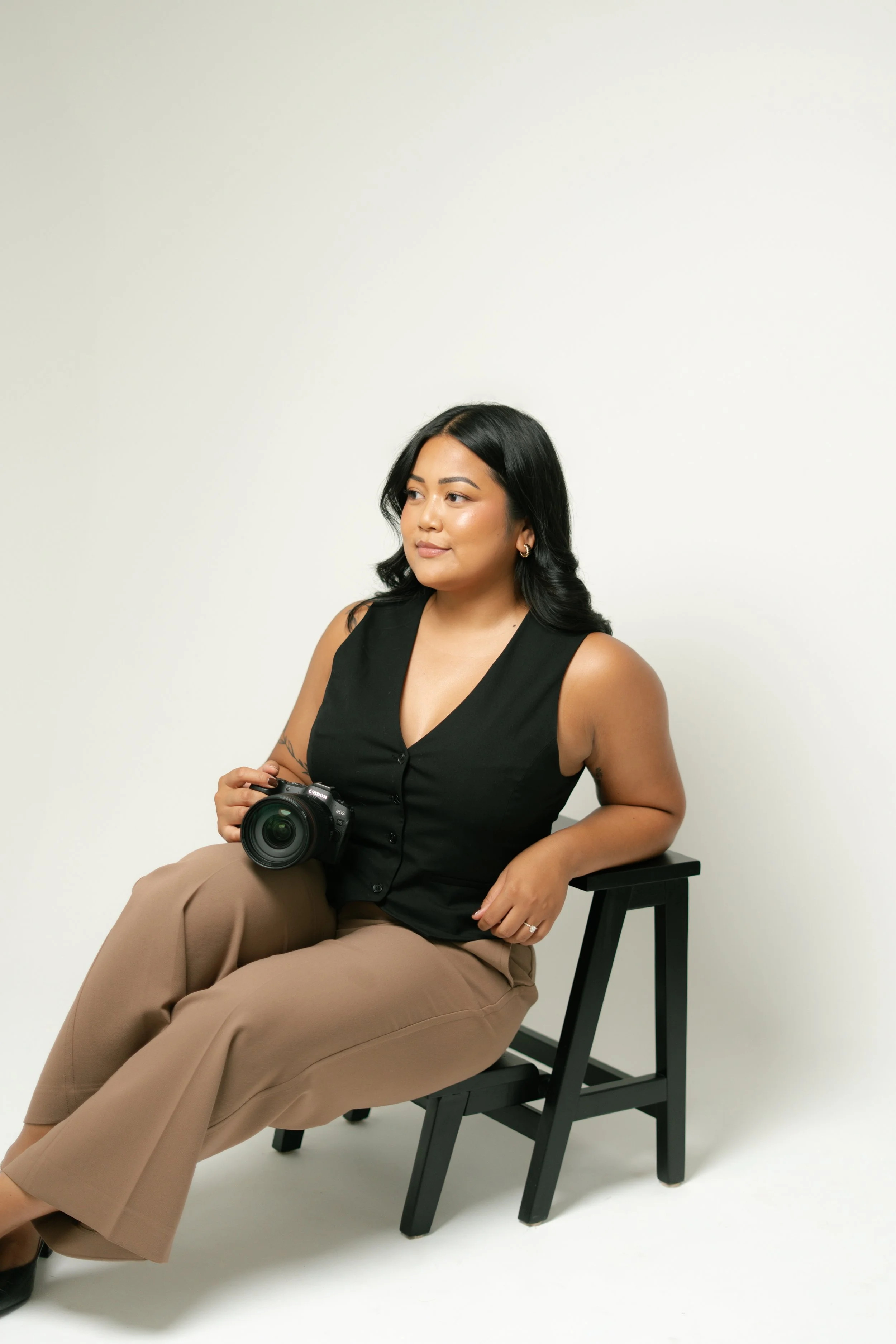 photographer posing Alexandra Parado