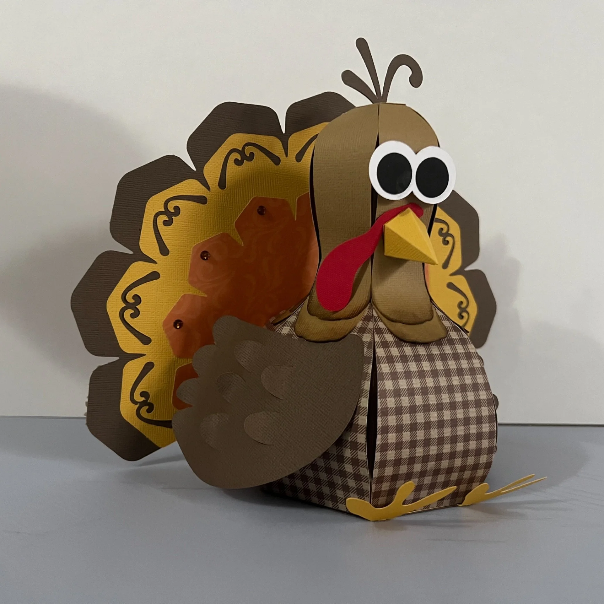 Making home decor for Thanksgiving. Turkey day is fast approaching! 

#thanksgiving #turkey #papercraft #3dpapercraft #creativefabricacrafts #thanksgivingdecor #simplycraftysvgs #loveleayer #cricutcrafts #tomtheturkey