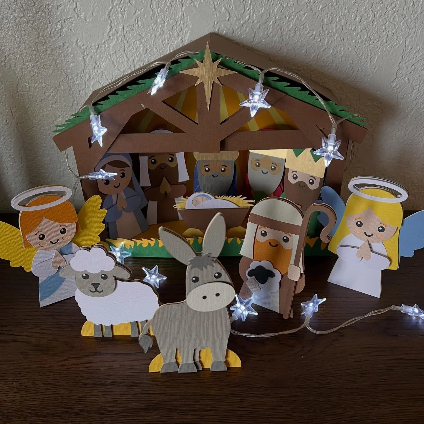 Merry Christmas to all, I hope you have a beautiful day! #nativity #christmas #chrismasdecorations #papercrafts #nativityscene
