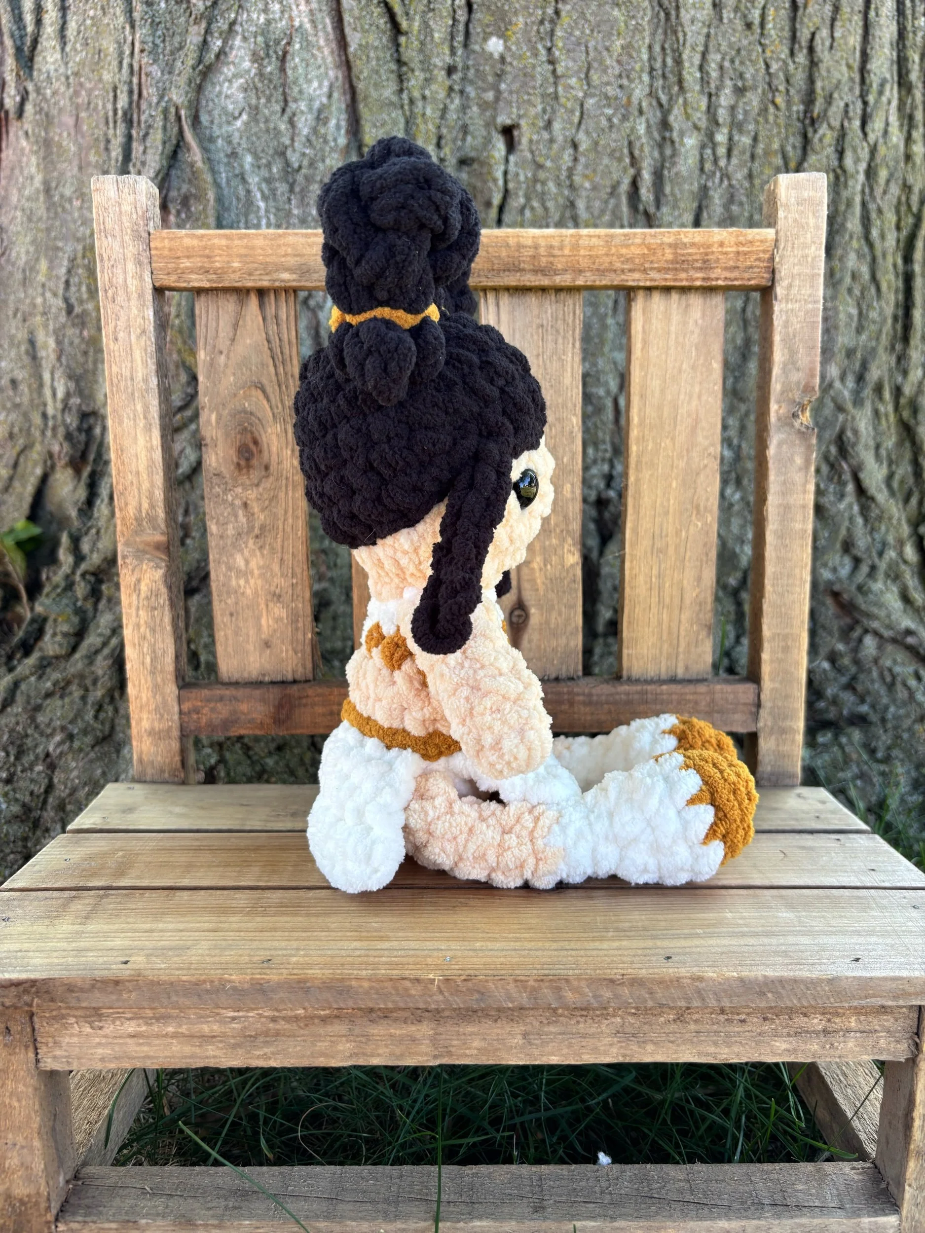 Handmade crochet K-pop doll, Zoey with black hair