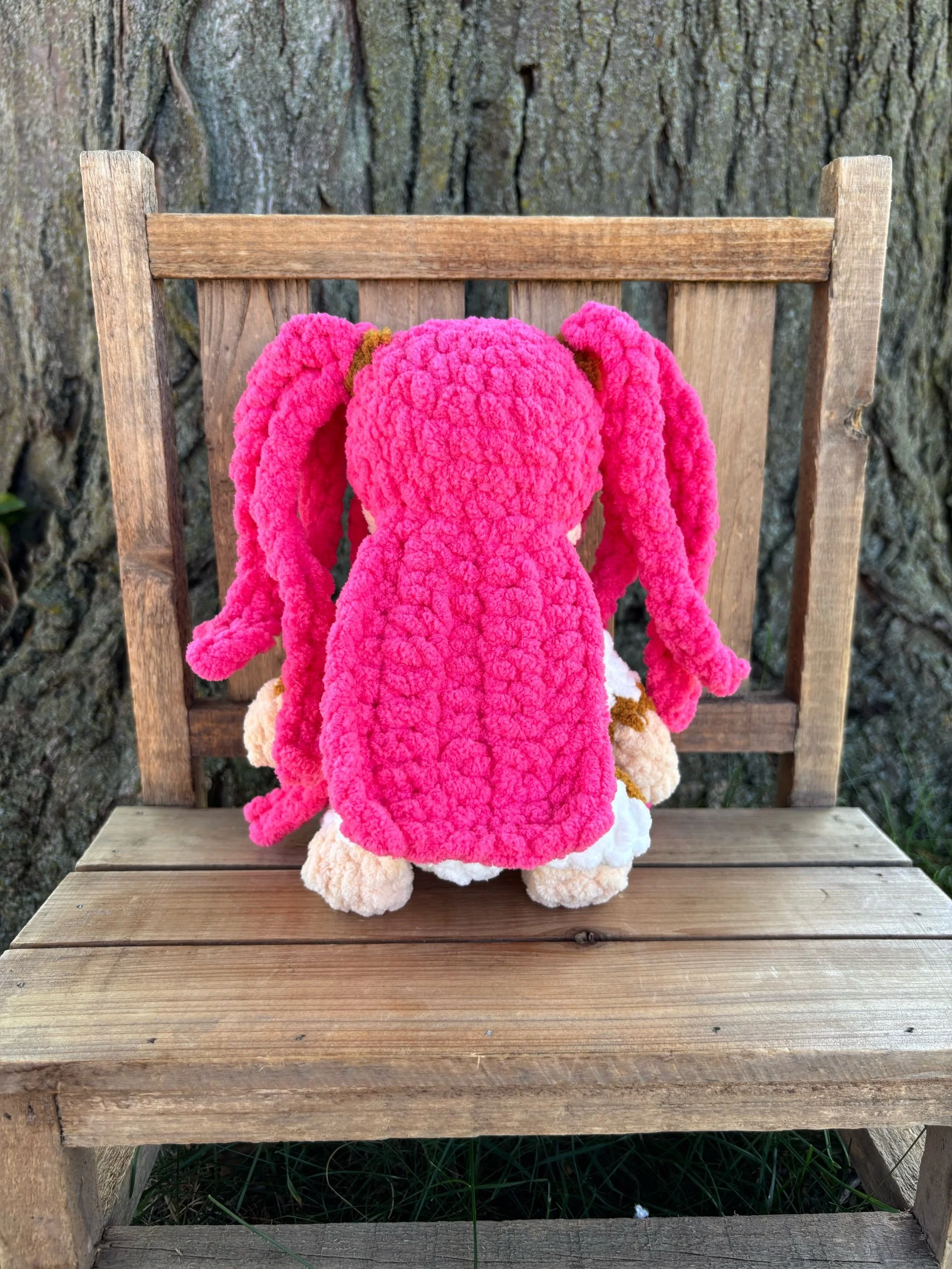 Handmade crochet K-pop doll, Mira with pink hair