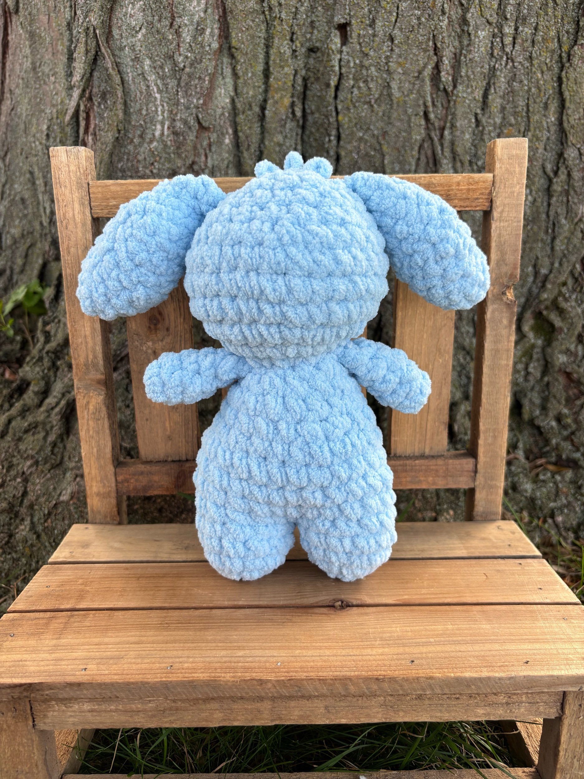 Back of crochet elephant plushie