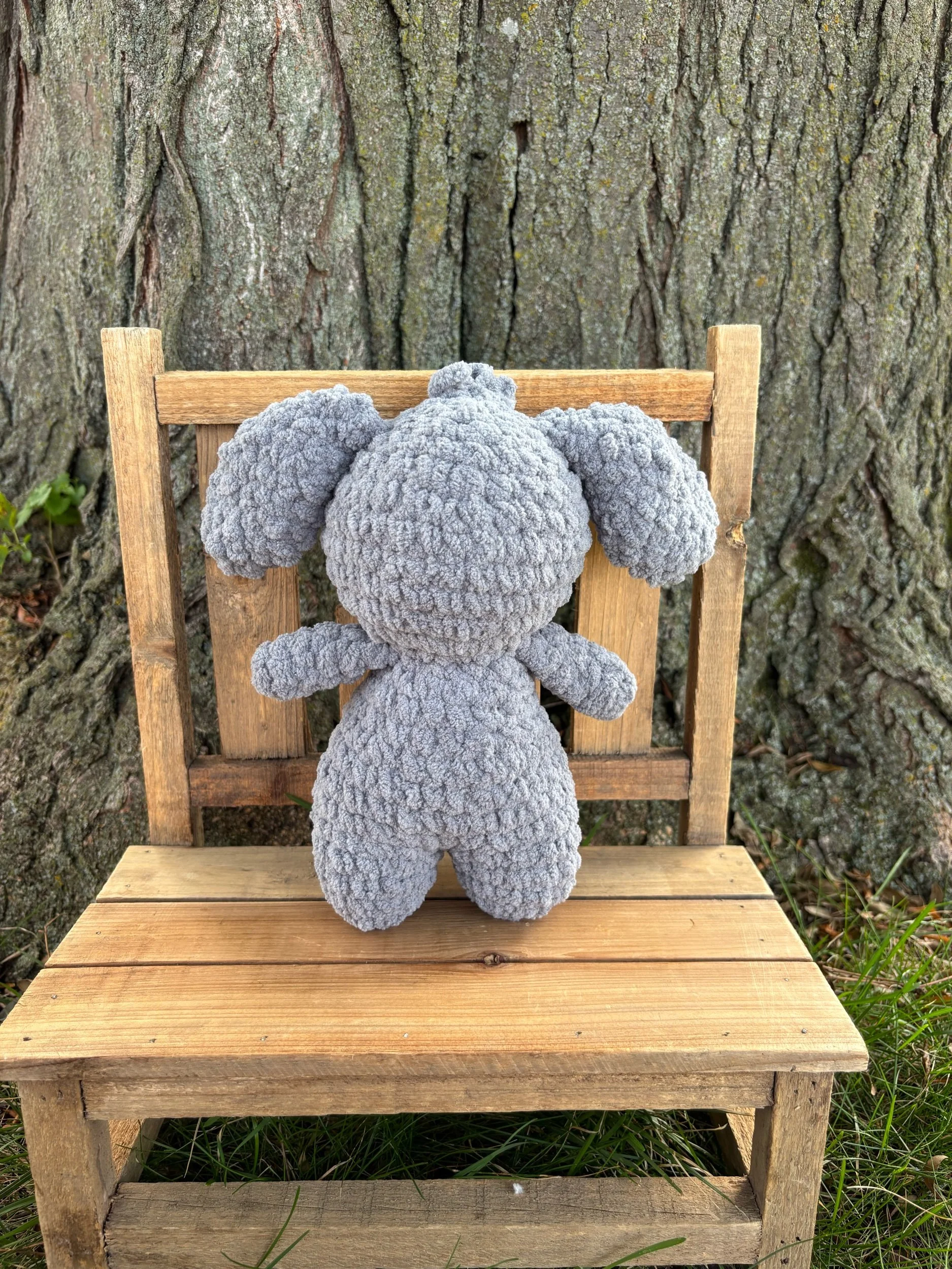 Back of crochet elephant plushie