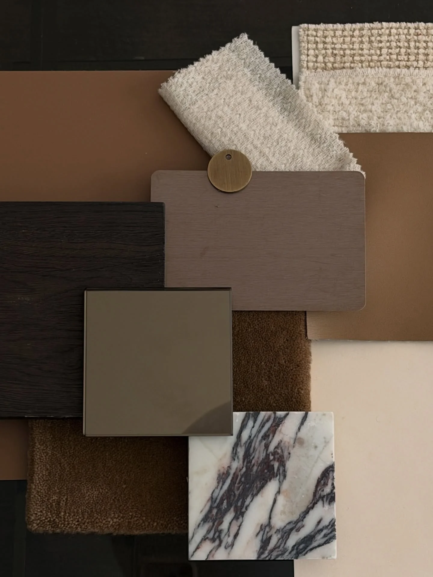 MATERIAL EXPLORATION the power when interior architecture and soft furnishing come together~ in collaboration with @atelierx.design for a very special project 🖤

Interior architecture - Atelier X Design 
Soft Furnishing @chendesigns