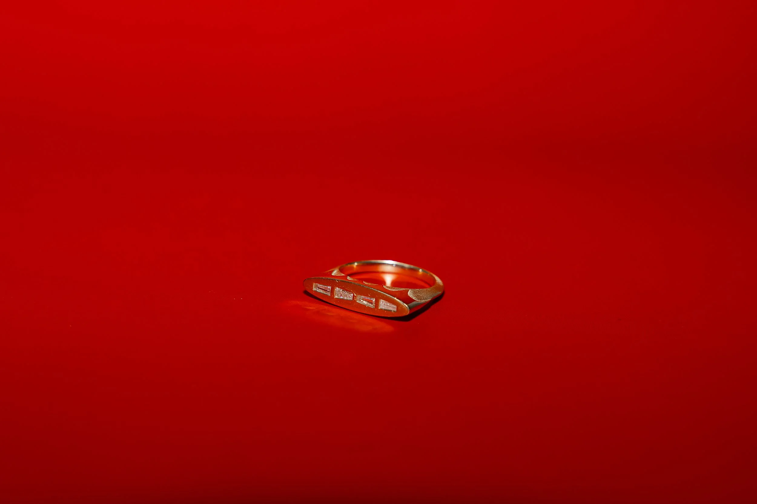 Capsule Ring