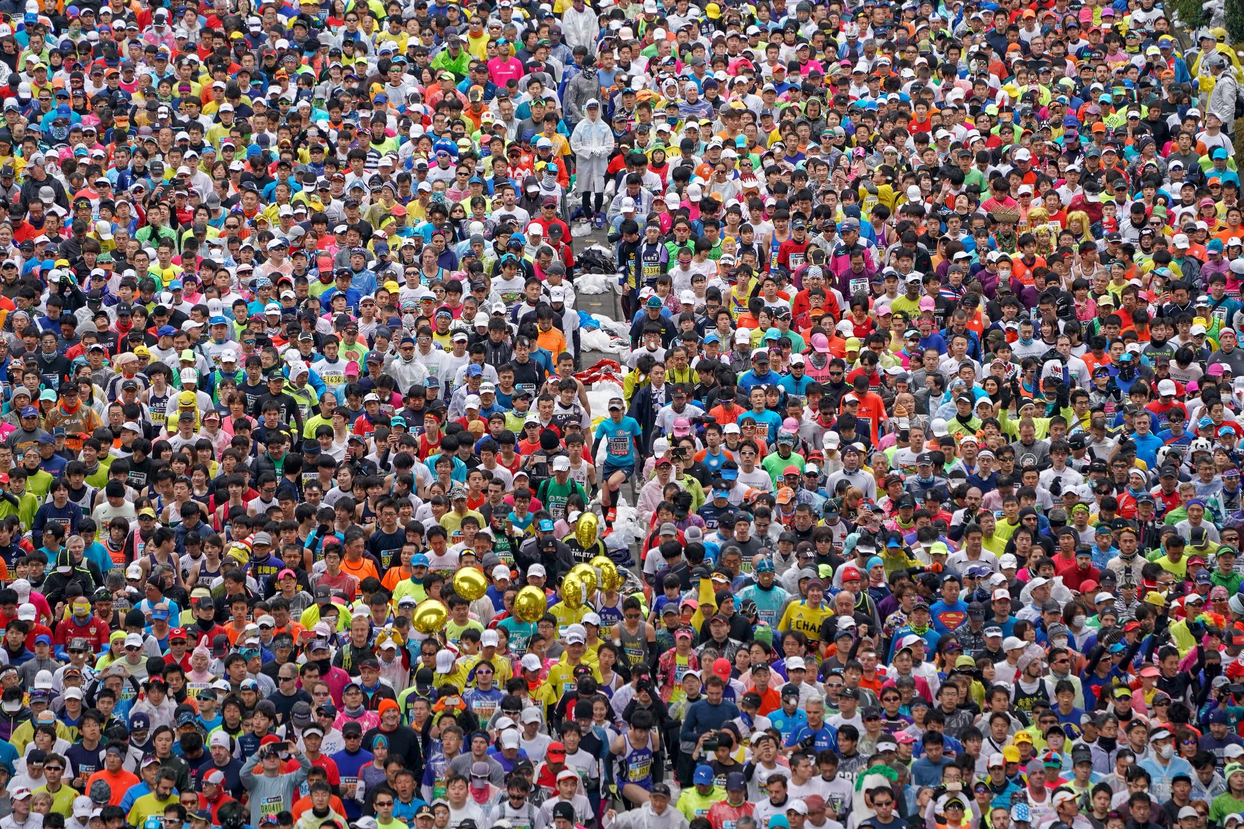 Thousands of runners during Tokyo Marathon
