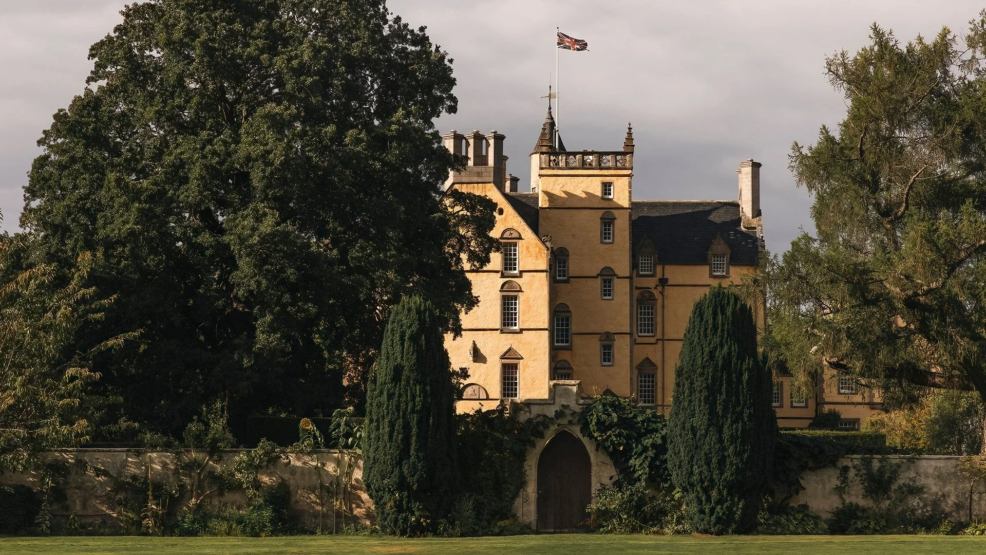 Innes house outside 3.jpg