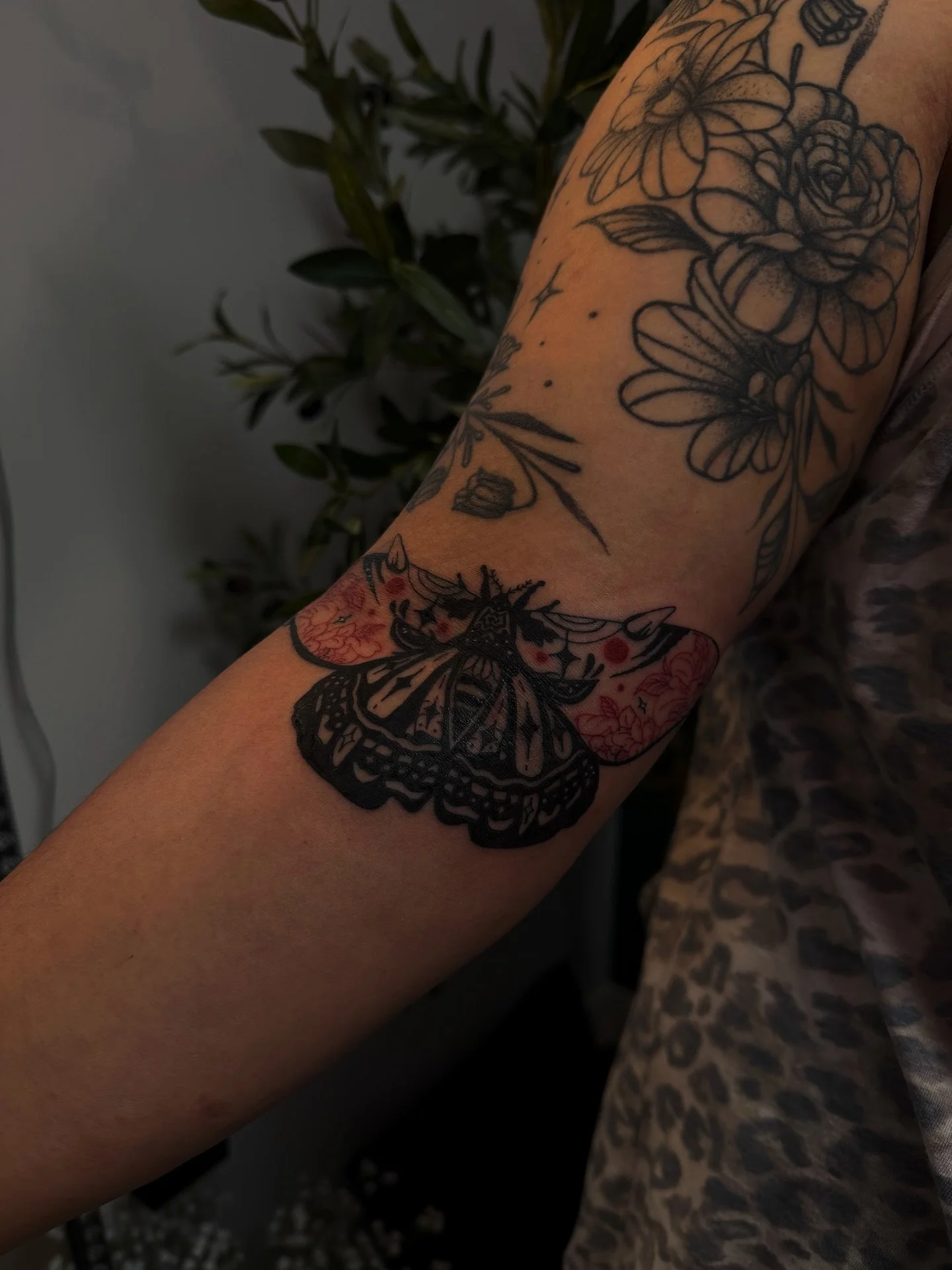 F#@KING GNARLY!!!!

Free-handed half of this Oni mask butterfly for my girl&rsquo;s bday tat because the stencil wanted to do it&rsquo;s own thang🤘🥲

Casually took 4 hours to tattoo