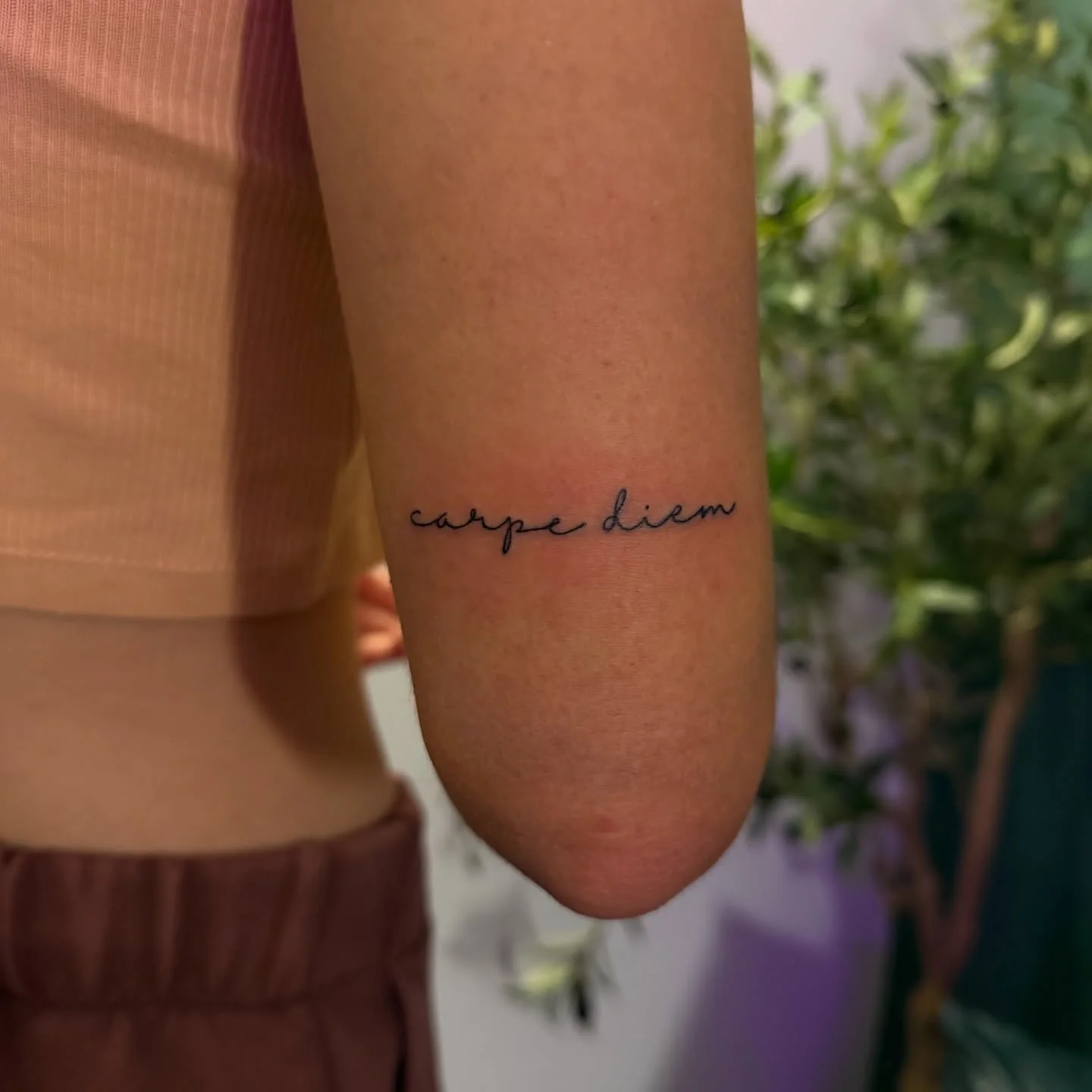 I love some delicate script