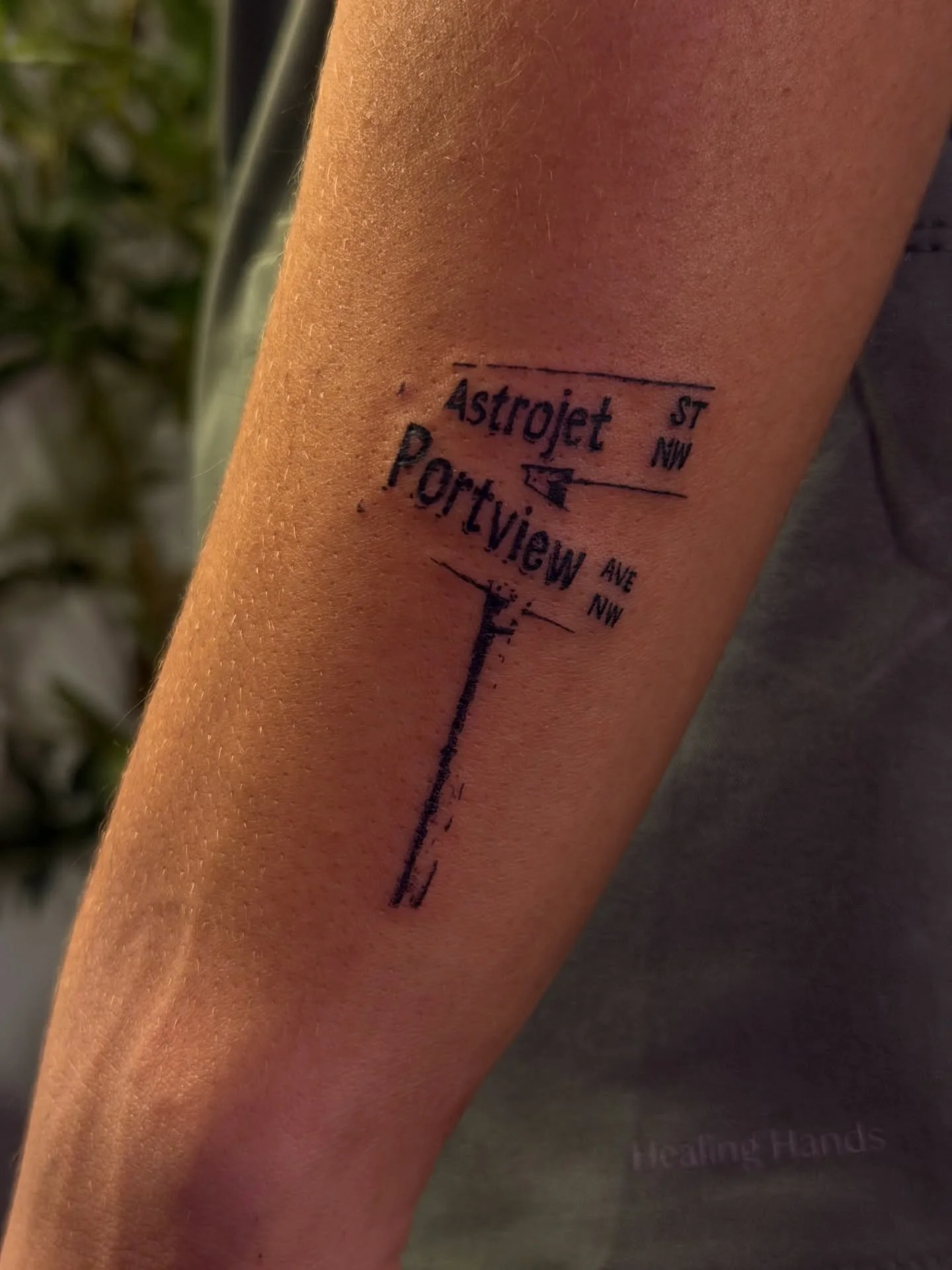 This blackwork street sign 🤌