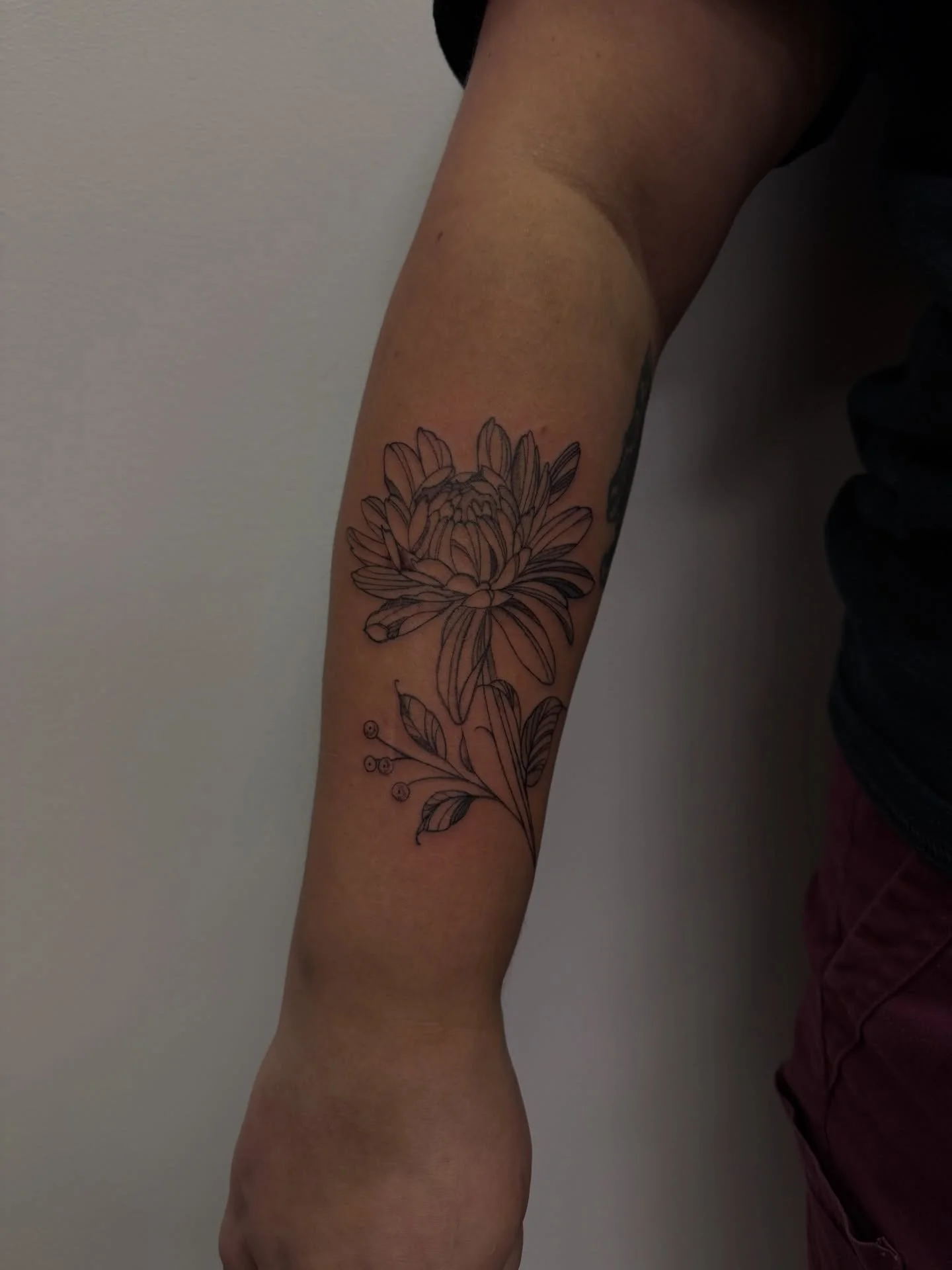 Had to channel @ashleyreytattoos for this floral piece 🙇&zwj;♀️