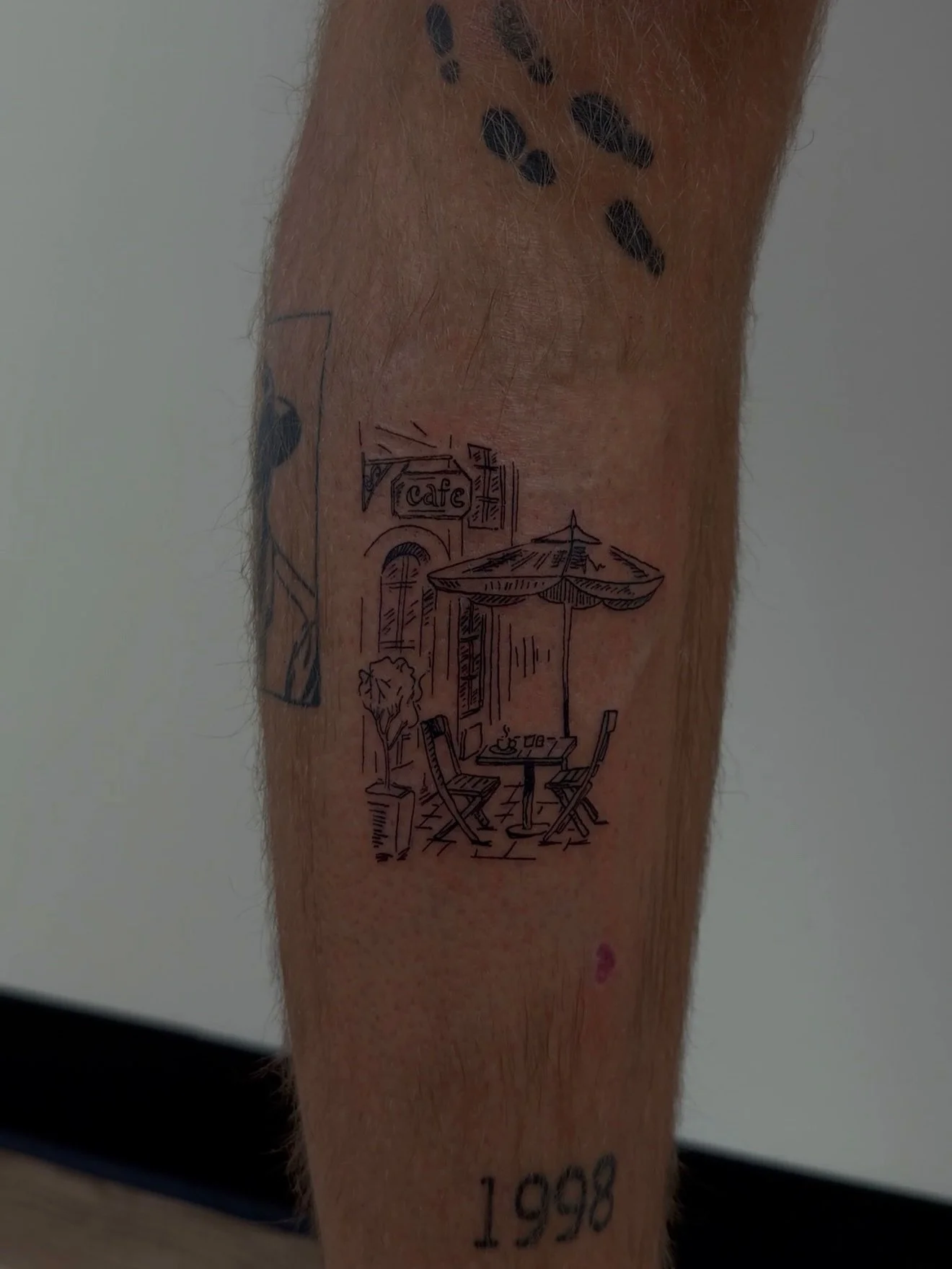 New Caf&eacute;, healed cowboy and stars