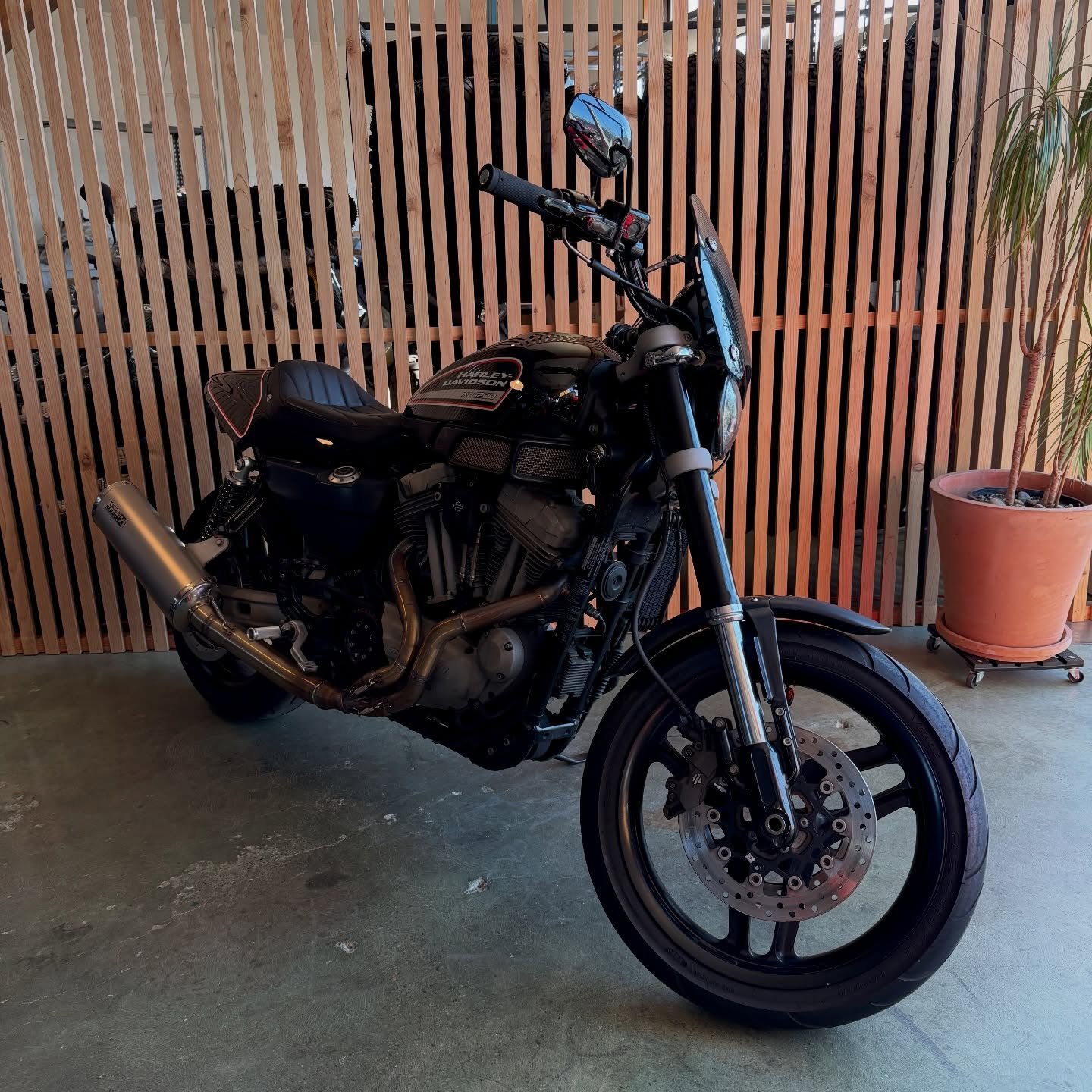 The infamous HD XR1200. One of the only Harley Davidson&lsquo;s you&rsquo;ll ever catch me on, and a bike I genuinely lust after. The XR1200 has some serious sporty (no pun intended) chops. With a tracker inspired design, cast wheels, this particular