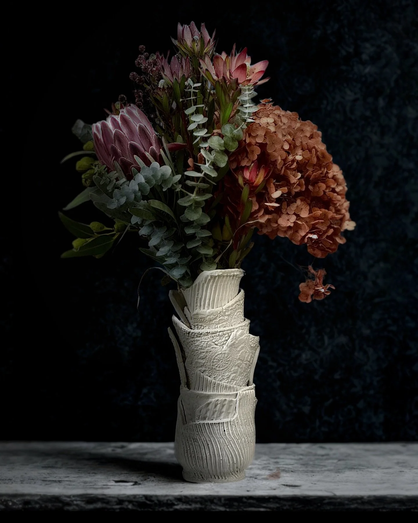 Layers upon layers: stitched together through fragments and textures, holding memory and fragility.
#Fragmentadas