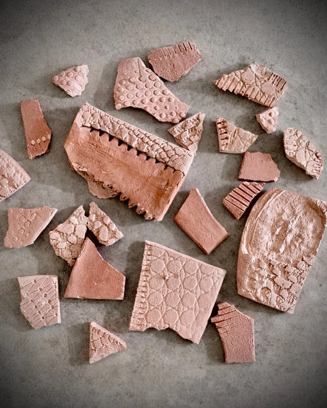 I&rsquo;ve been working with fragments.

Not as broken pieces, but as units of surface.

Thinking about how texture behaves when it&rsquo;s interrupted, split, or reassembled.

Clay as a material that records pressure, erosion, and fracture - like bu