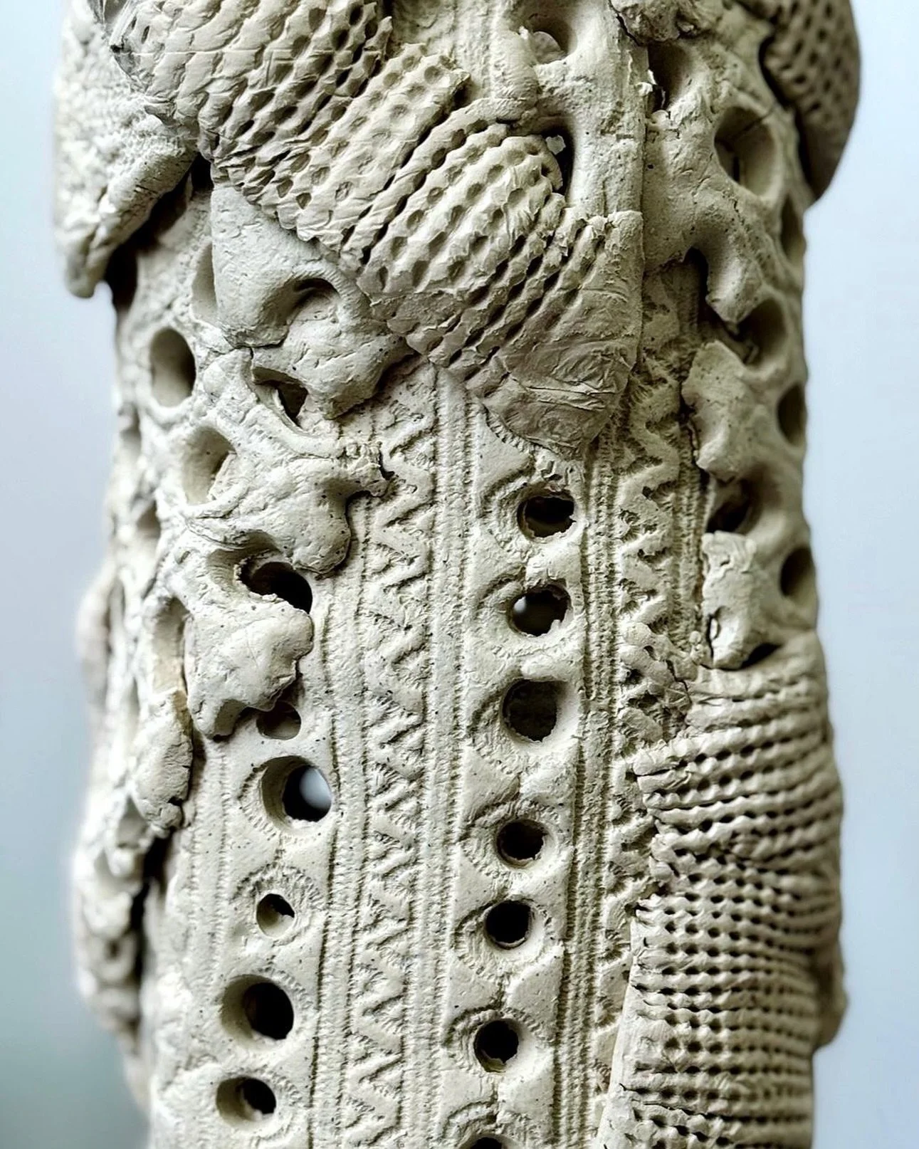 I&rsquo;m working with texture as if it were a building skin.
In this piece, the surface behaves like structure, not decoration.

Clay recording pressure, erosion and repetition
the same way walls and pavements do over time.