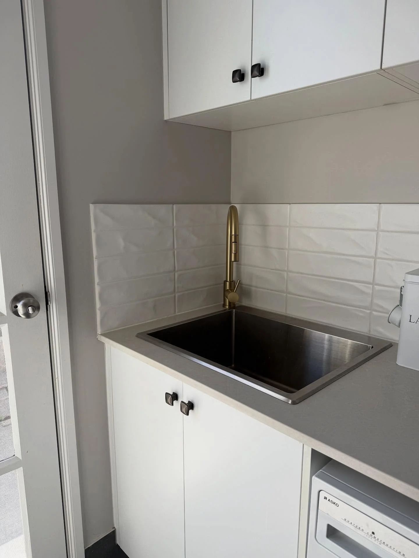 Fresh upgrade 
Just installed a sleek new laundry mixer for improved function and a modern look.
Quality products, clean finishes &ndash; that&rsquo;s what we do.
📞 0438 111 668 | 📧 admin@hollisplumbing.com.au  #plumber #sunshinecoastplumber #holli