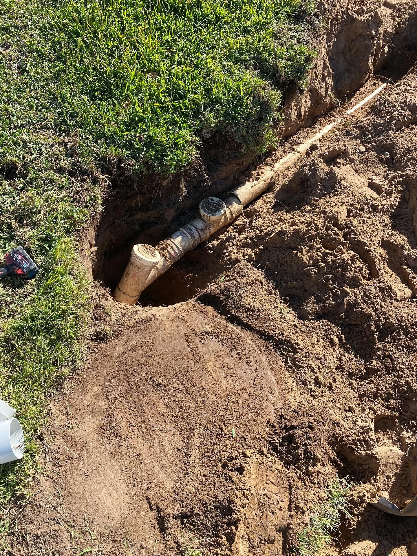 Out with the old, in with the flow!
New sewer main upgrade complete for this home reno, setting the groundwork for smooth sailing (and draining) for years to come. 
#hollisplumbing #sunshinecoast #plumber