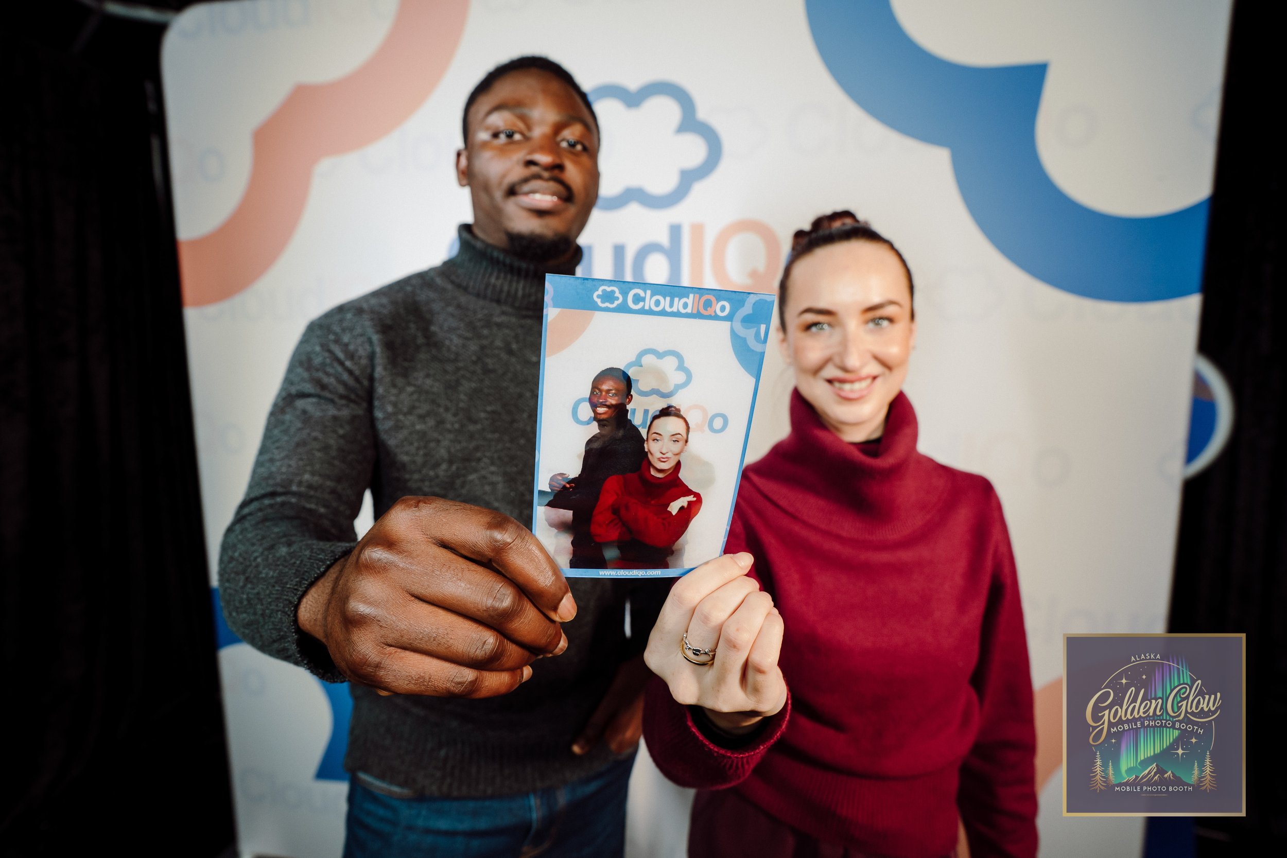 group photo, golden glow booth, ceo, marketing, corporate events, social events, photo booth events, golden glow booth, events, parties, market, shows, tradeshow, festival, fun photo booth events