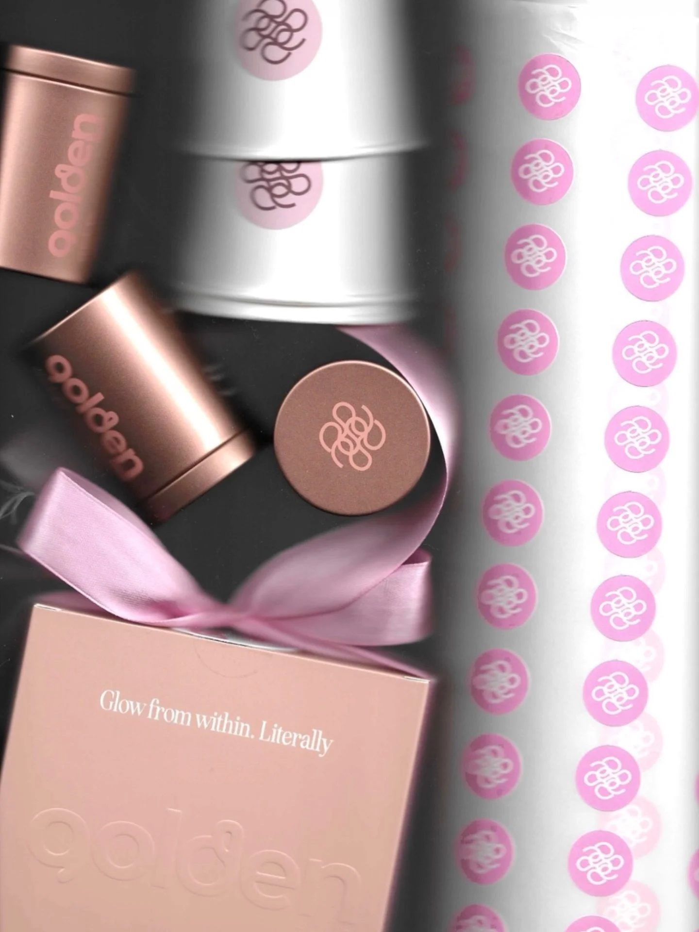 Just a girl and her brand 💖

Si hay algo que nos encanta (adem&aacute;s de la calidad de nuestro Golden Latte) es lo bonito que llega tu pedido, los vasitos, las cajas y sus lazos&hellip; Estamos IN LOVE con el universo de Golden Hour 💘

Esperamos 