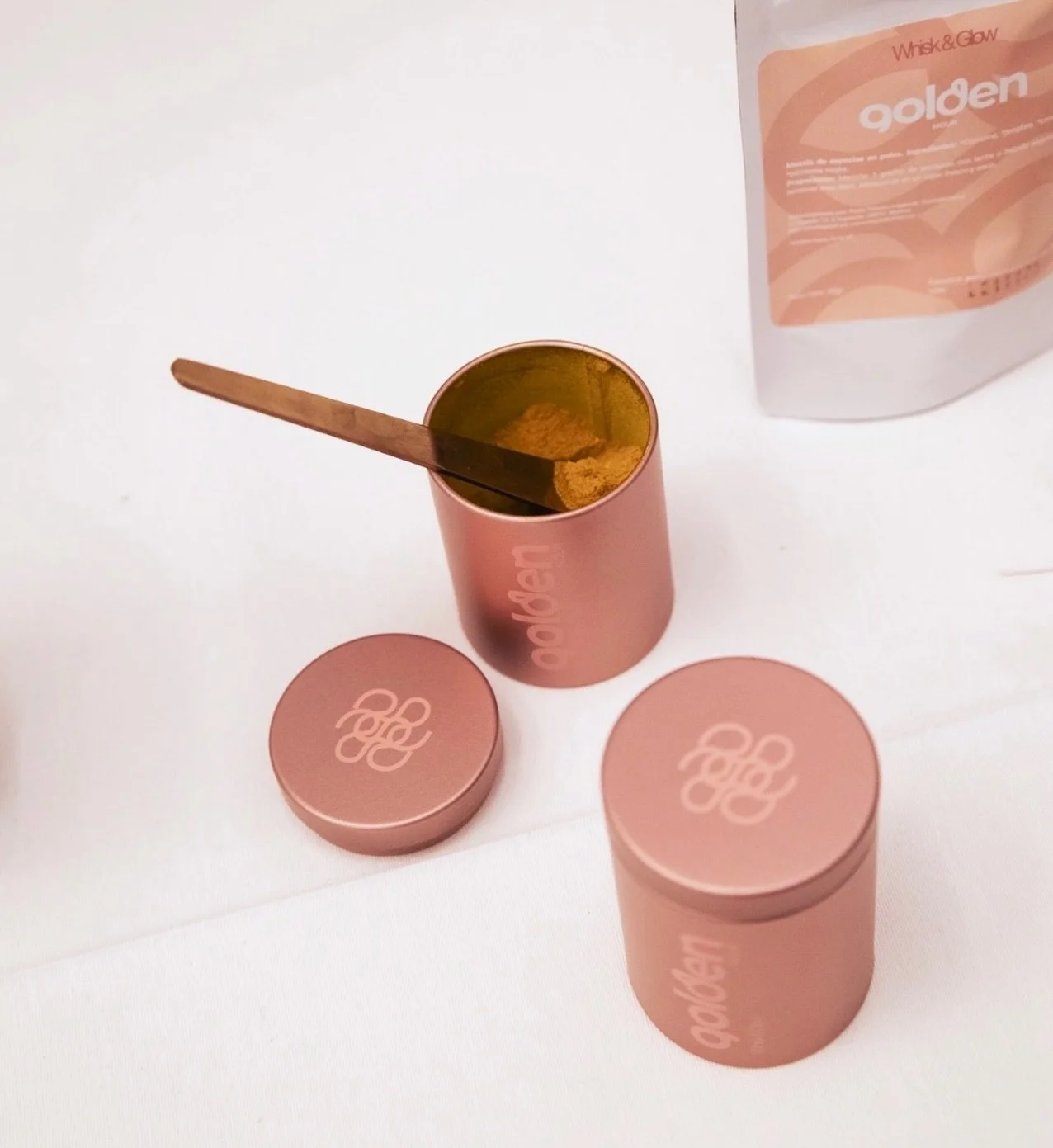 WE ARE BACK!

Nuevo stock, m&aacute;s golden! 

Tras una peque&ntilde;a pausa estamos de vuelta y listas para llevar el golden glow a todas partes ✨

Ya puedes comprar tu dosis de Golden Hour para 1 mes en nuestra web!