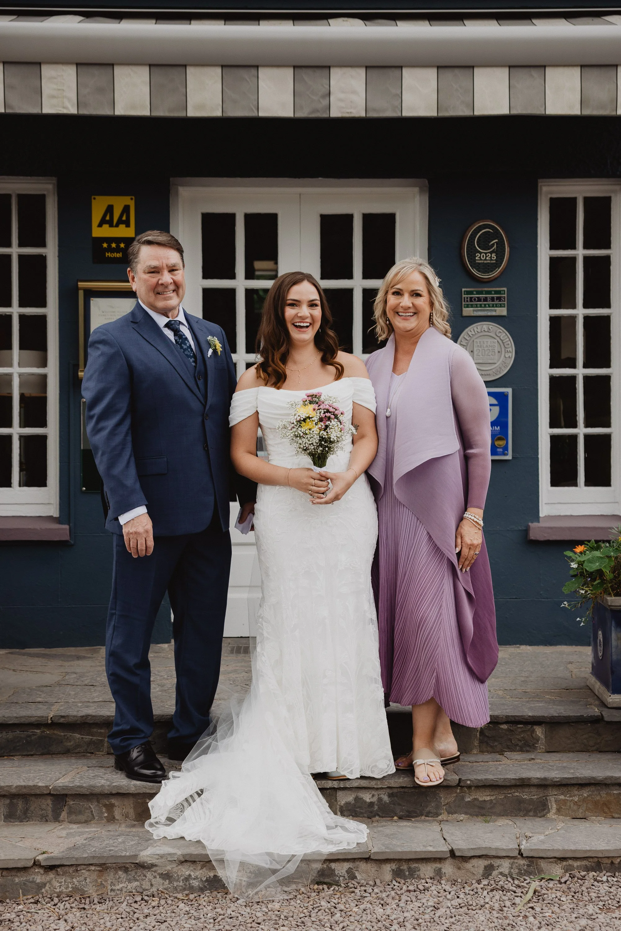 Grace & Colin_M-275.jpg