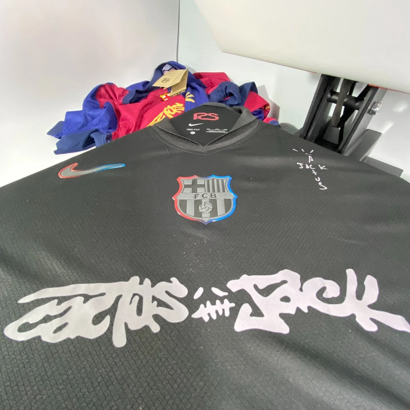 Travis Scott x FC Barcelona away🖤
DM to order✉️ - 香港🇭🇰FREE SHIPPING📦
