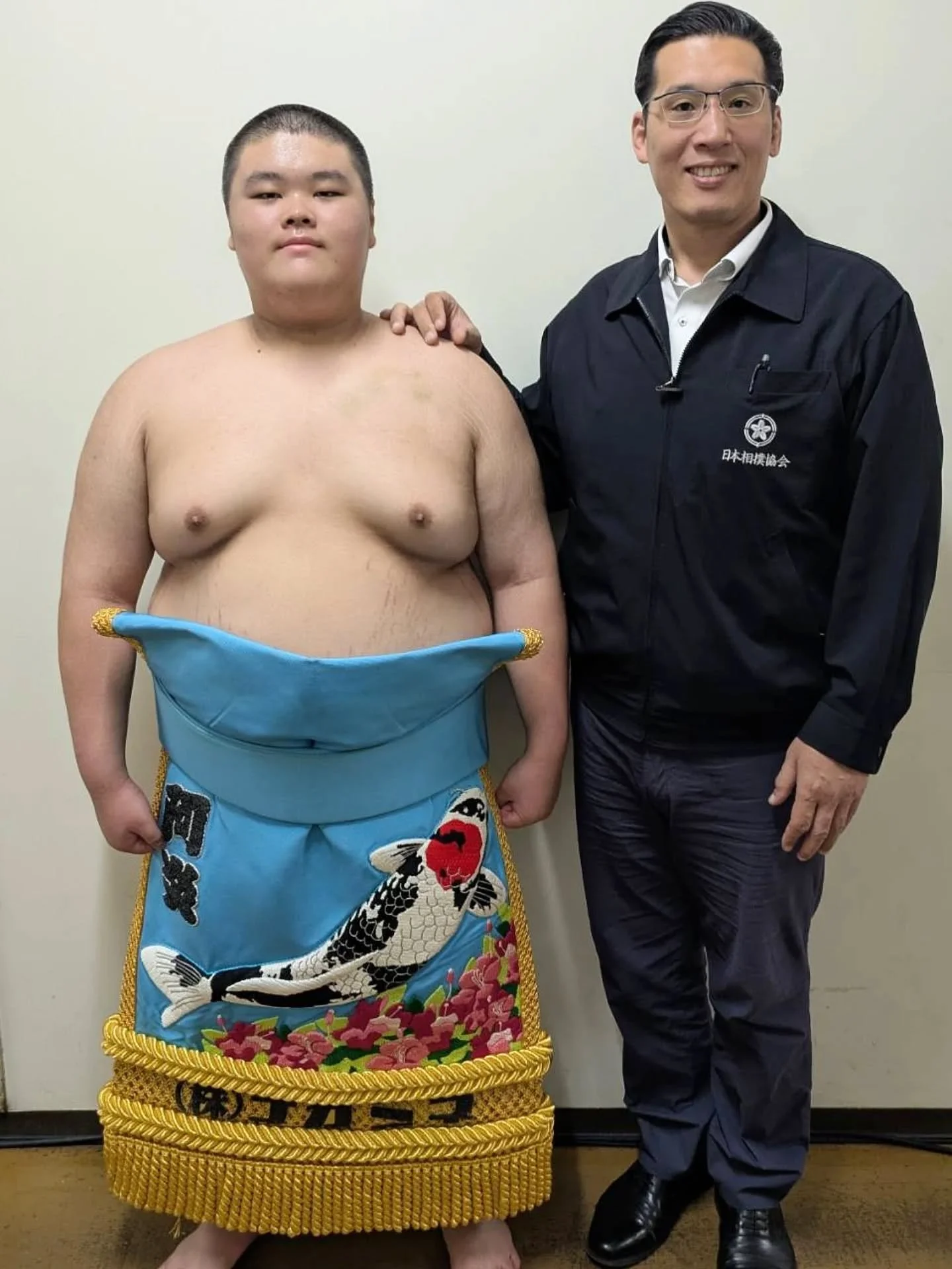 令和8年 5月場所 新序出世披露✨
錣山部屋の新弟子 遥人です！
東京都小平市出身、趣味は古銭収集💫
穏やかでとても素直な15歳です！
相撲は未経験ですが、一生懸命稽古を頑張っています💪
皆様よろしくお願いいたします❗
