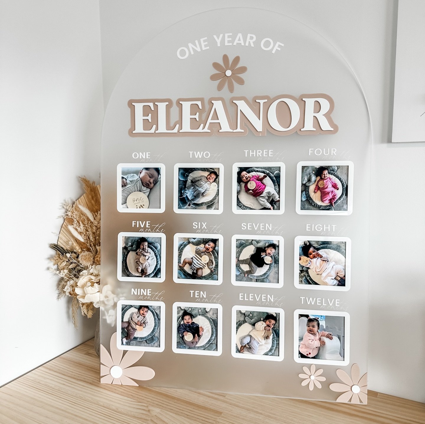 One Year Photo Board perfect for your little one&rsquo;s first birthday 🎂 

By @florinandgrace 

Available in different sizes and styles 🤍

#firstyear #firstbirthday #oneyearold #photos #firstbirthdayparty
