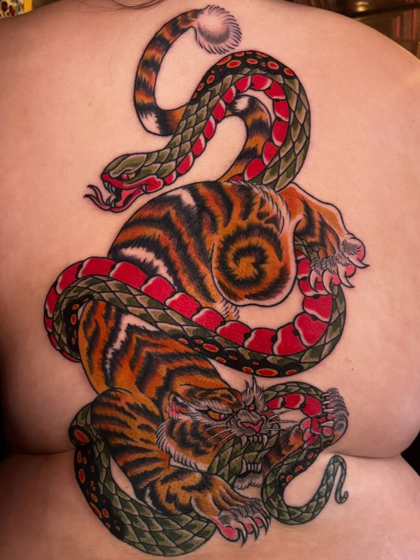 One shot for Kat, thanks for sittin strong 💪🏽 
I&rsquo;ve got time to tattoo you next month, your idea or mine 🙏🏼
Thanks fer lookin&rsquo; ⚡️

@southernstartattoo 

#gatattooers #atltattooartist #traditionalart #traditionalartist #traditionalflas