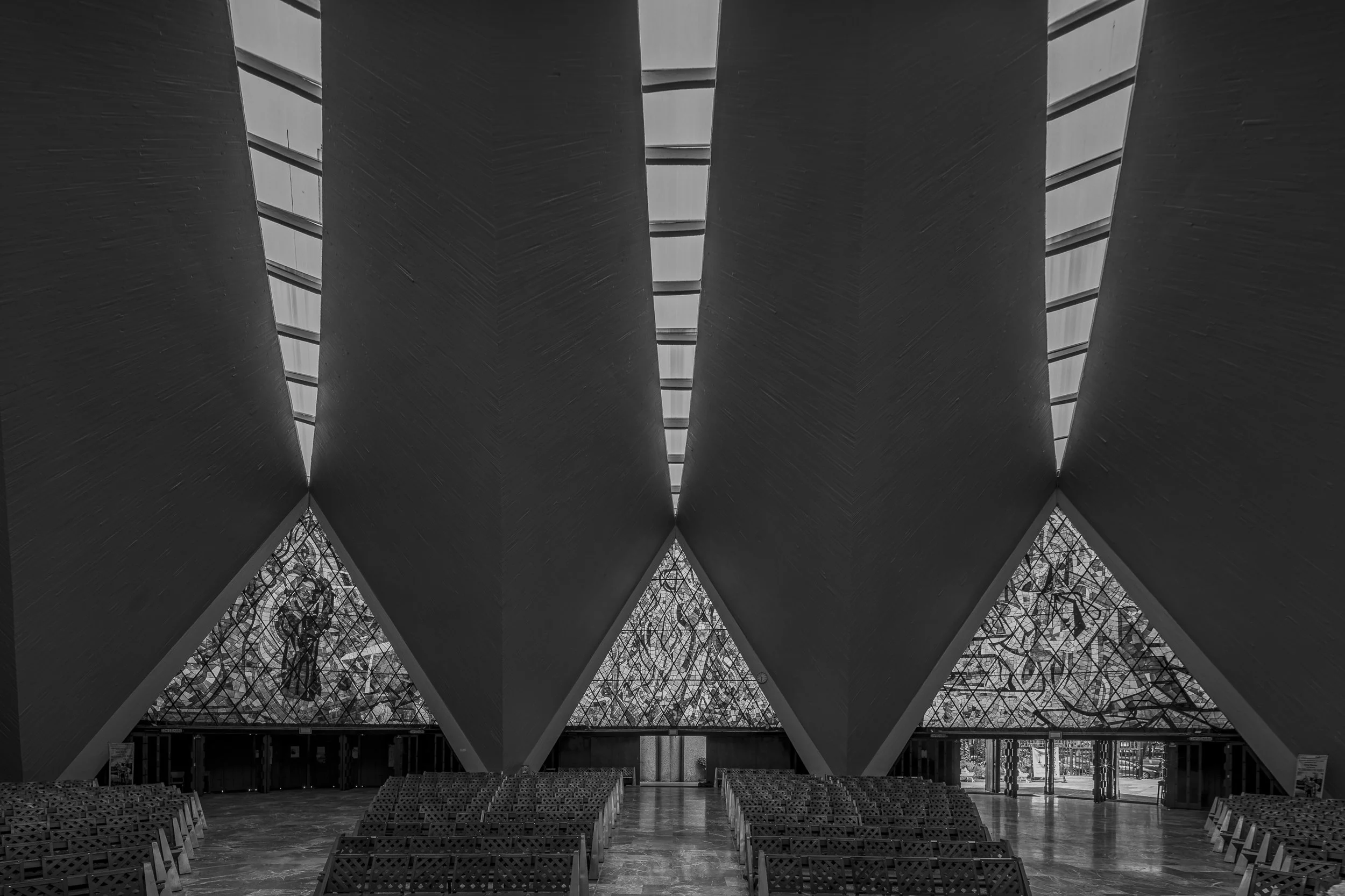 Felix Candela - Templo de Santa Monica-27.jpg