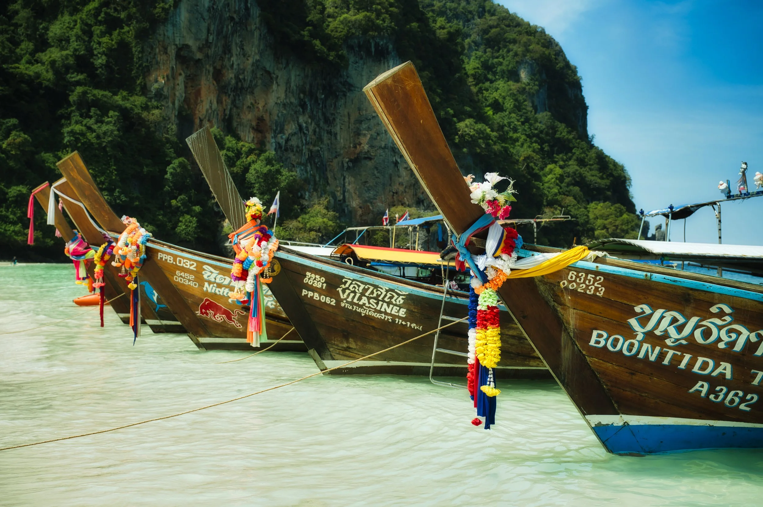 Longtail boats on Monkey Beach