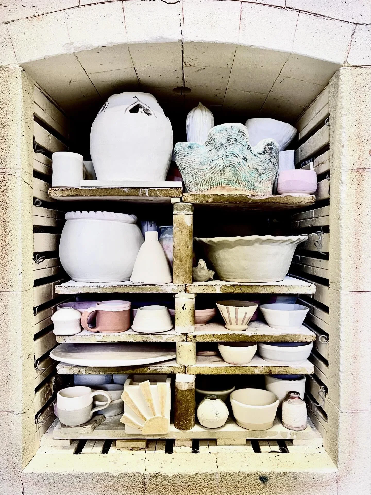 〰️ The very exciting moment you put the kiln on packed with work, created over the last Weekly Course term! 〰️

Pots of all shapes, sizes and styles.  Can&rsquo;t wait to see the results! 😍 

#pottery #potterycourse #dumfries #dumfriesandgalloway #g