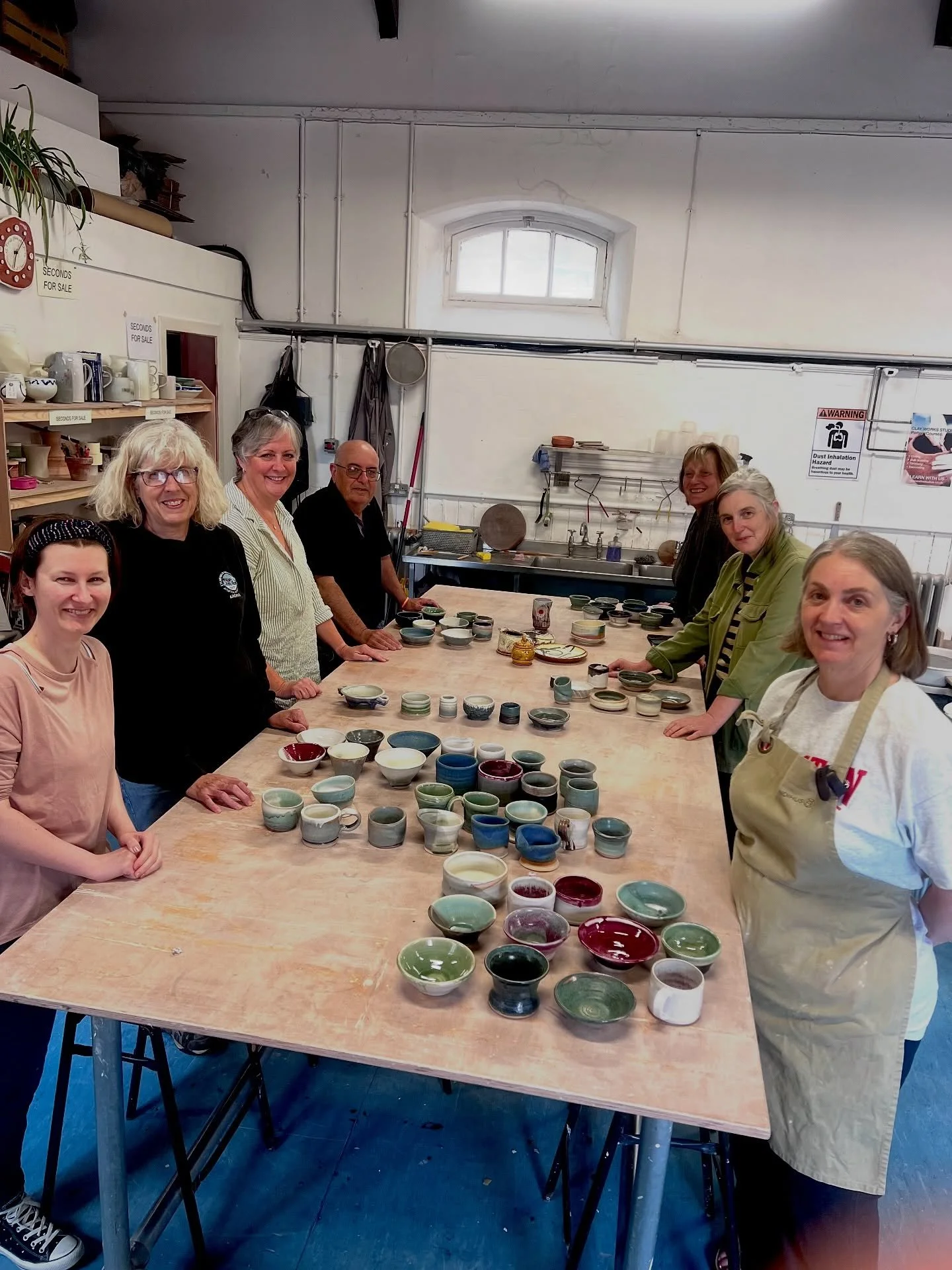 〰️ Beginners Throwing, Week 6 〰️ 

Over the moon with the results of the stoneware glaze firing, and taking home some really special bowls, mugs and jugs! 

Moving on to throwing terracotta plates ready for turning and decorating next week. 

〰️ Begi