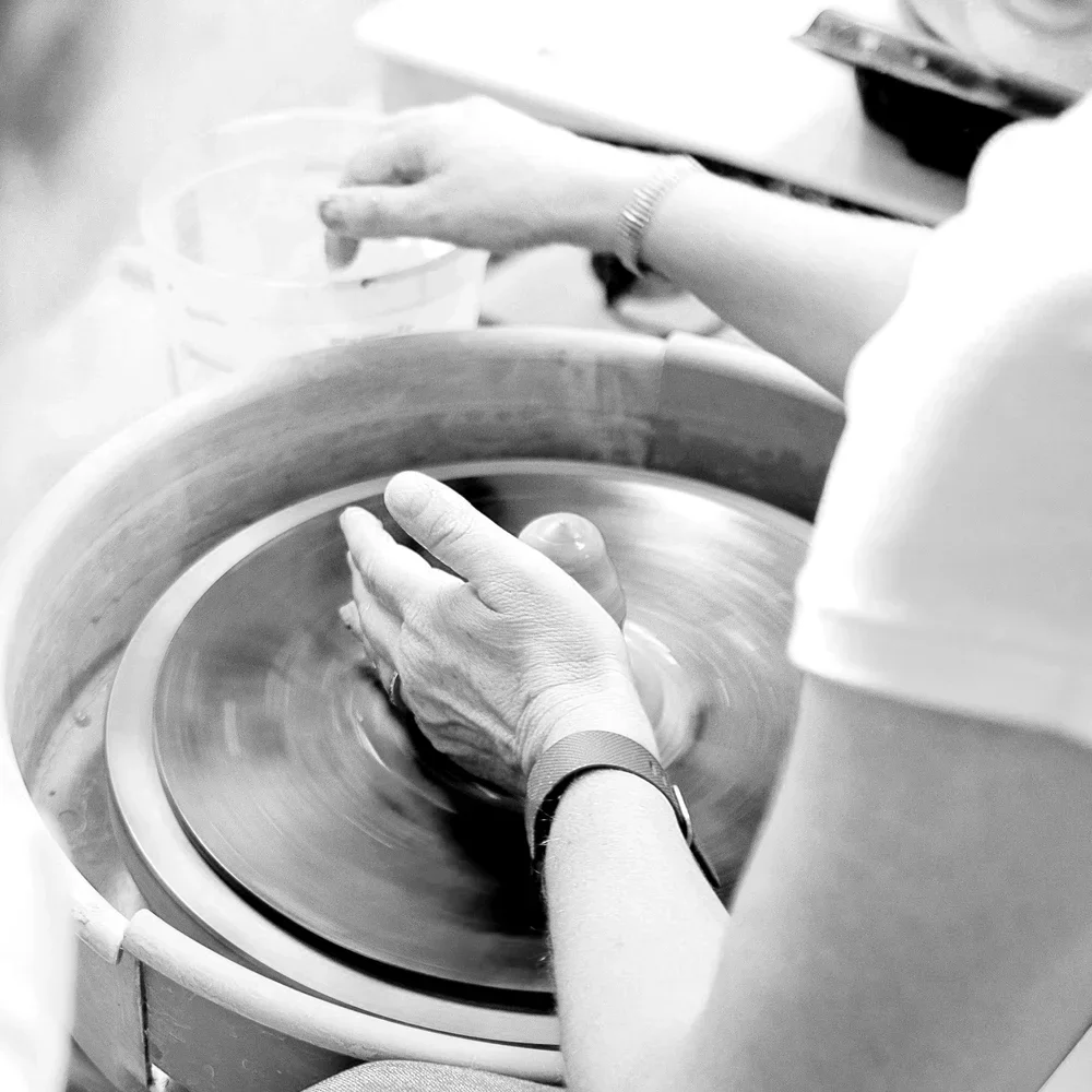 wheel-throwing-beginners-level-1-2.webp (Copy)