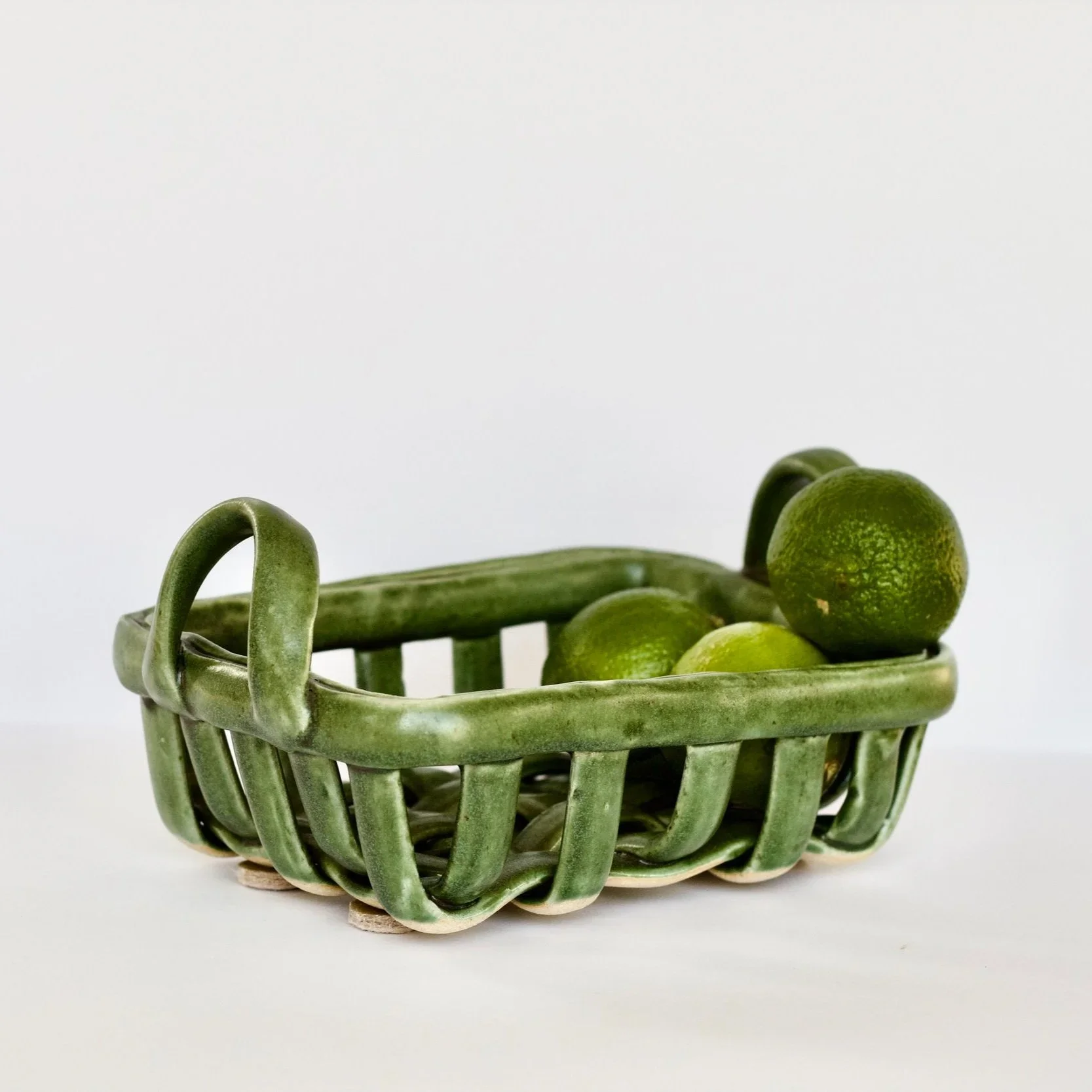 Clay-Works-Studios-Hand-Made-Pottery-Courses-Dunfries-and-Galloway-South-West-Scotland-book-christmas-present-making-2026-course-6-weeks-2.png